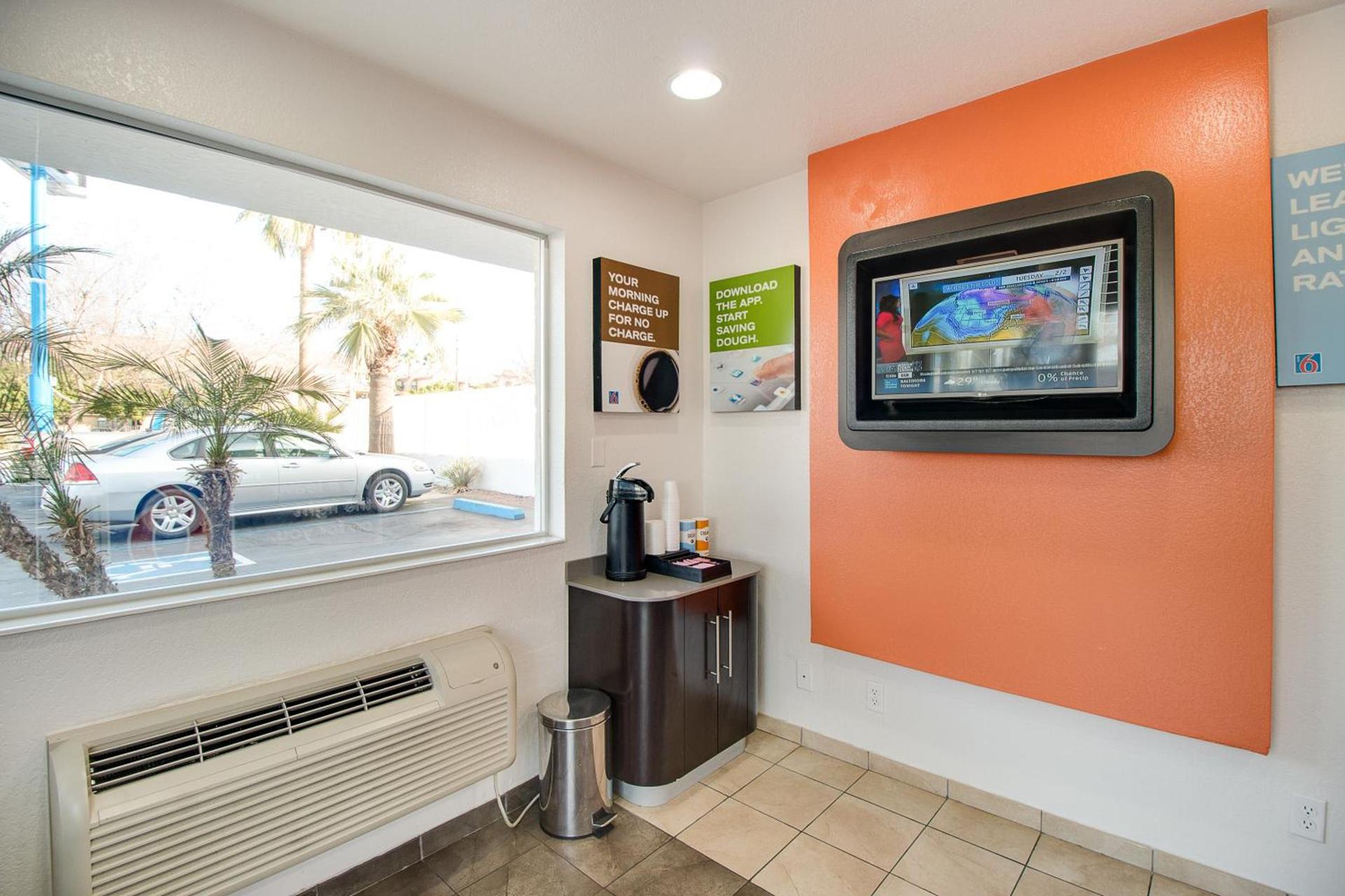Motel 6-Phoenix, AZ - East photo 34