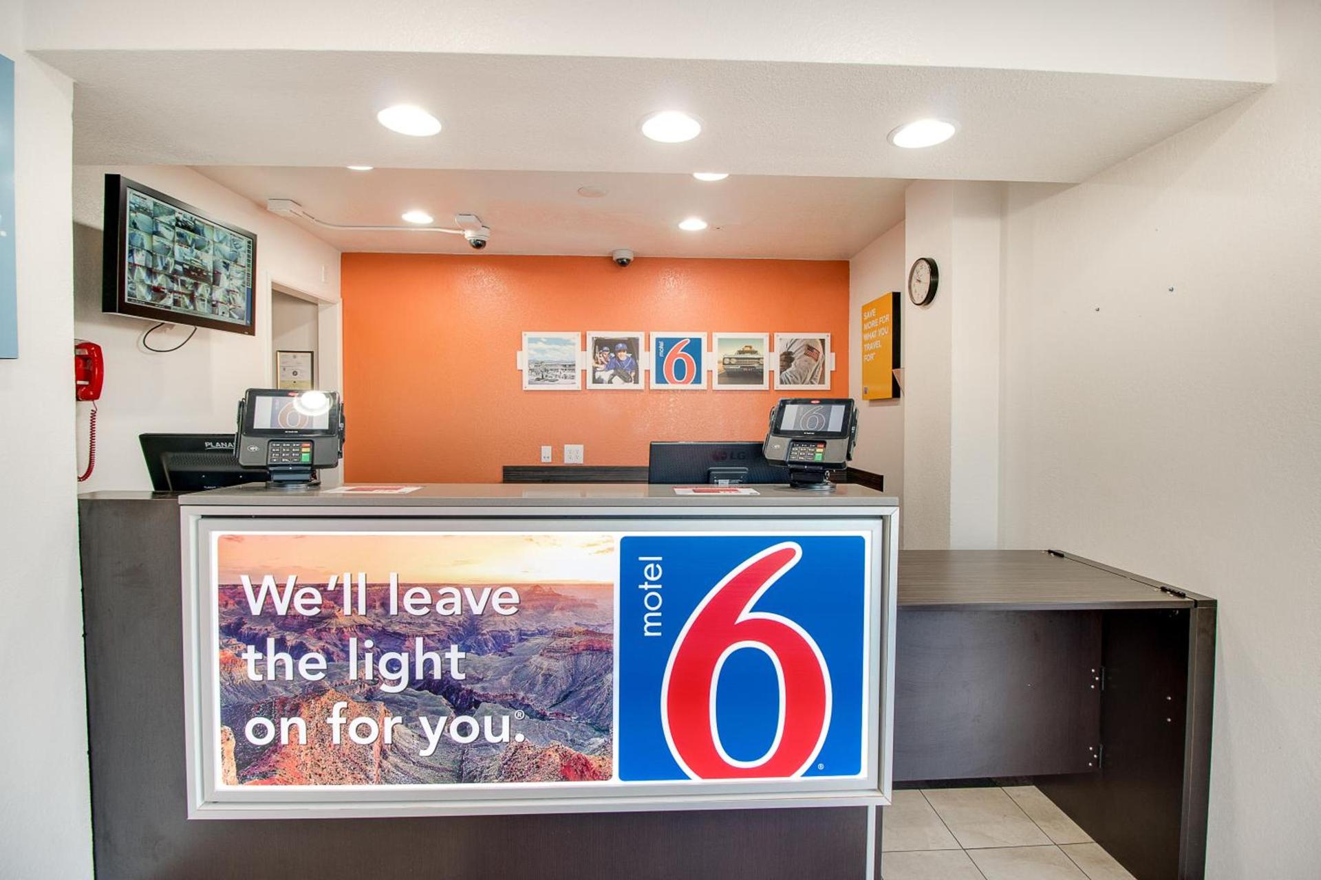 Motel 6-Phoenix, AZ - East photo 32