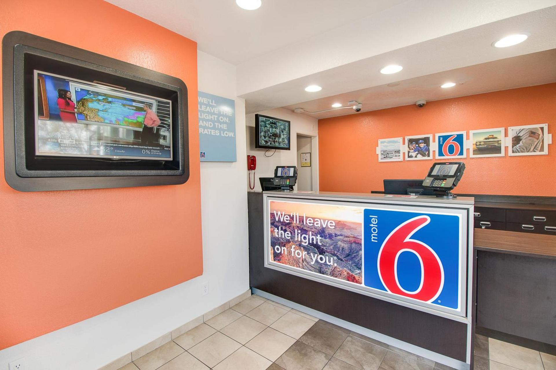 Motel 6-Phoenix, AZ - East photo 33