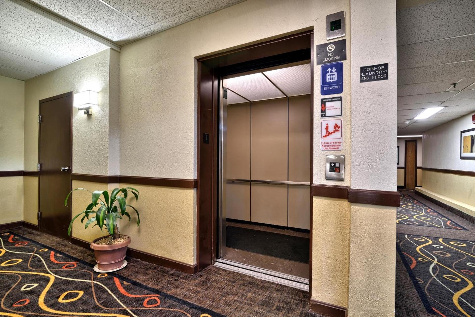 Katahdin Inn & Suites photo 16