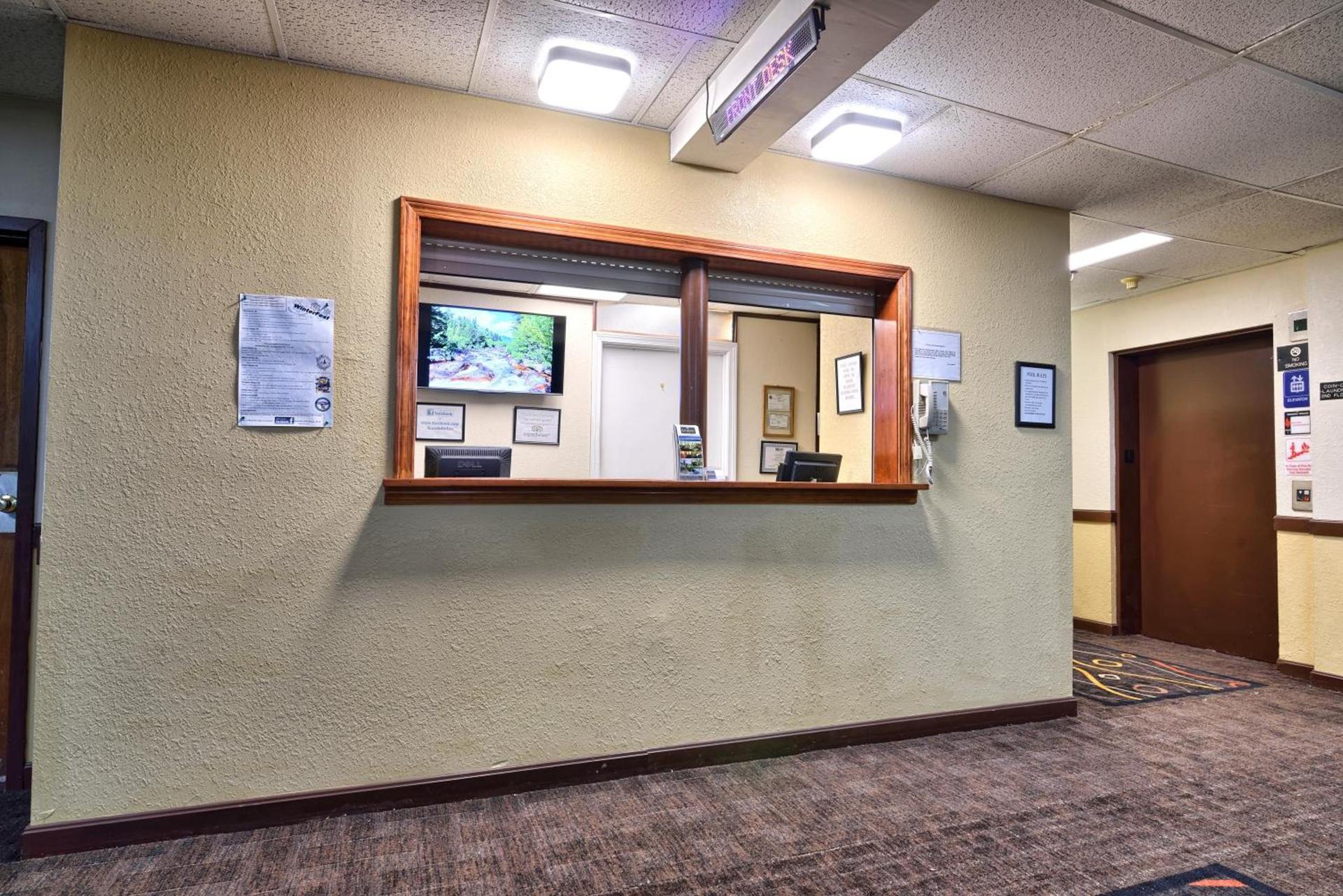 Katahdin Inn & Suites photo 22