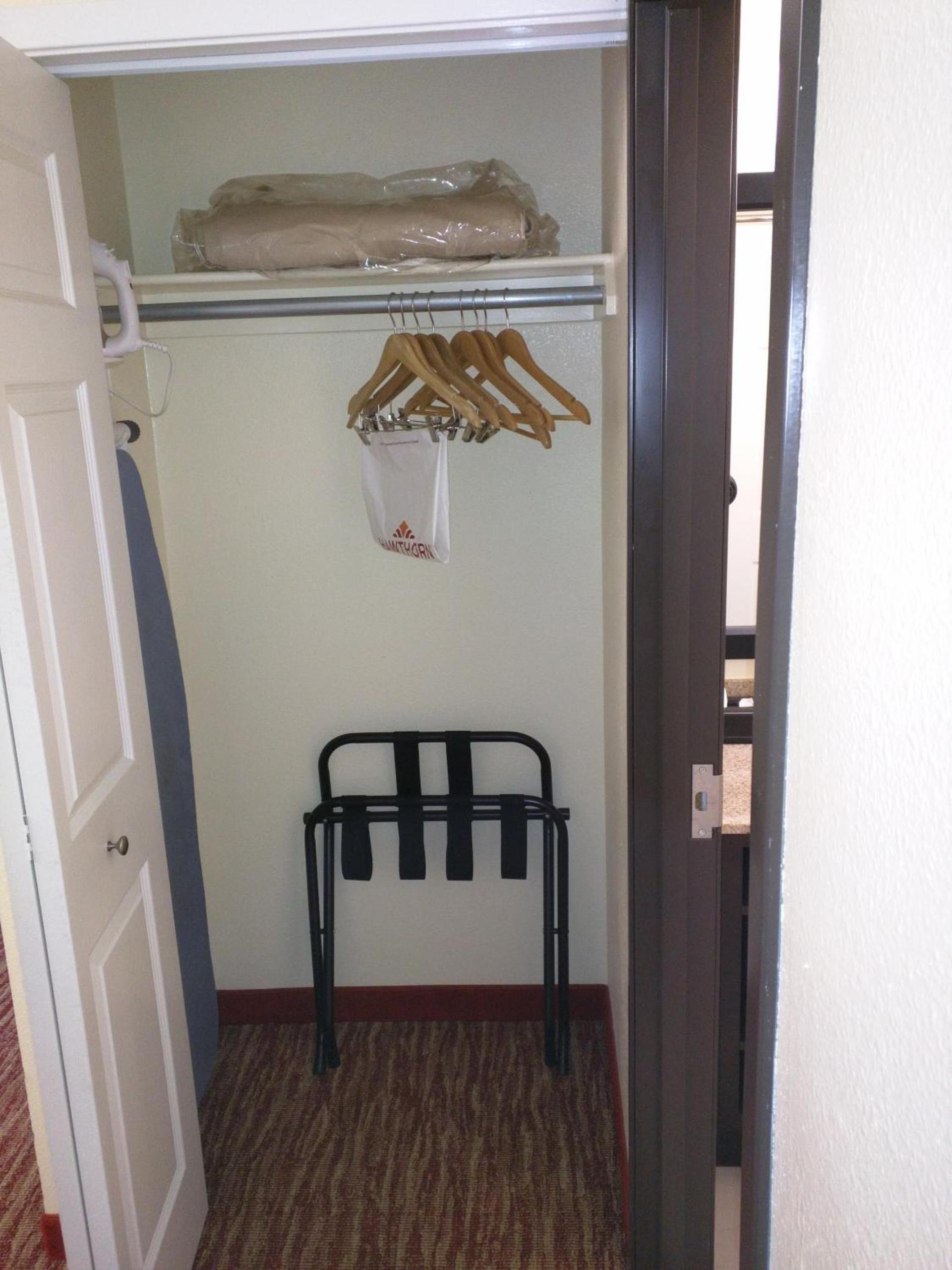 Hawthorn Suites Irving DFW South photo 22