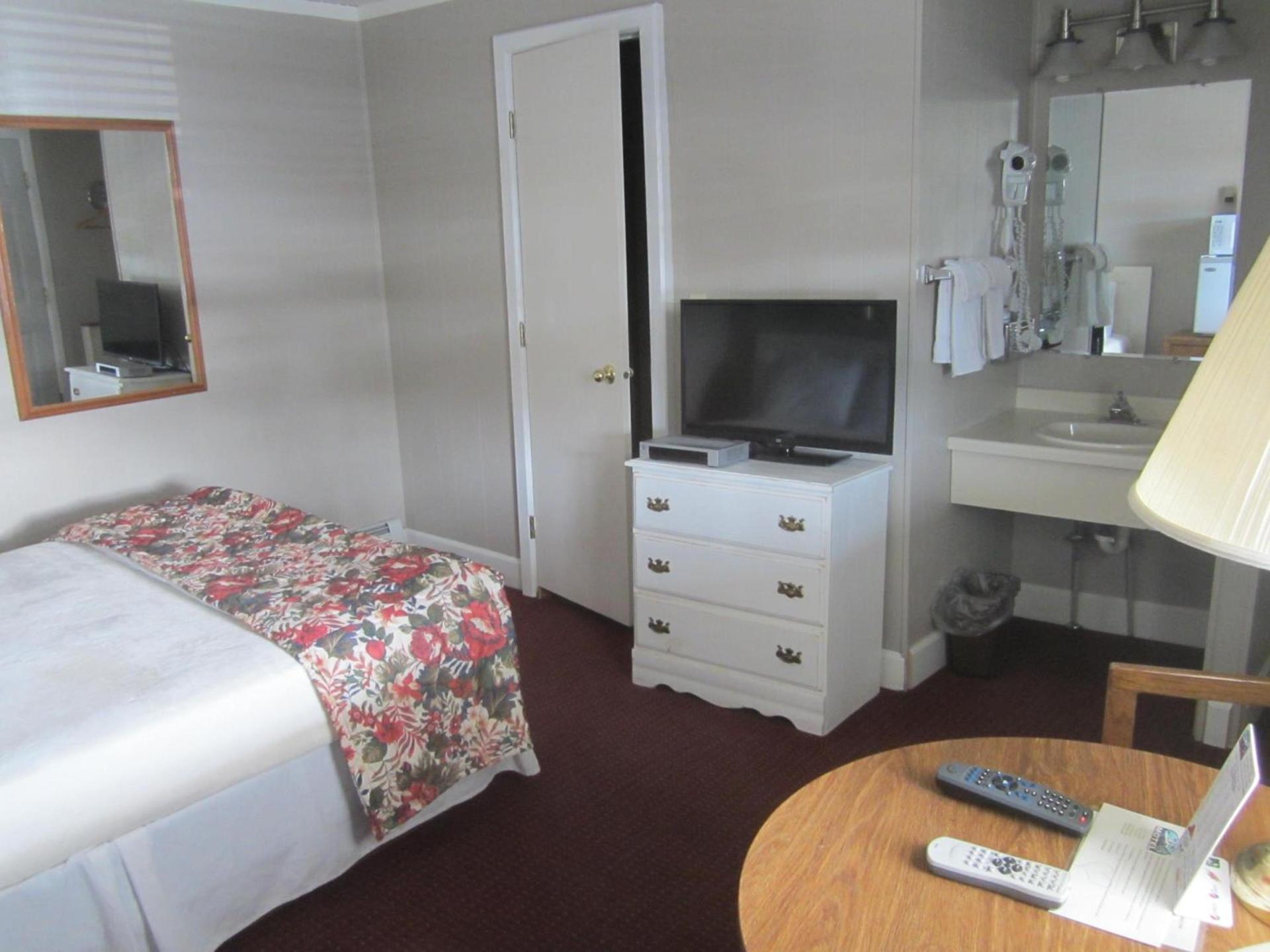 Big Horn Motel photo 32