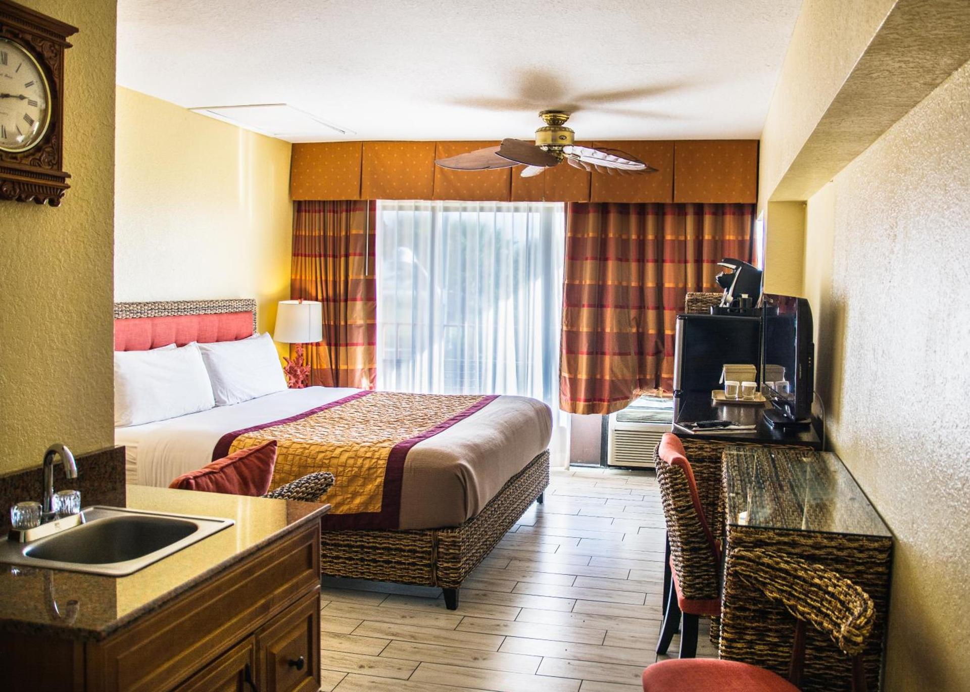 Royal Inn Beach Hutchinson Island photo 33