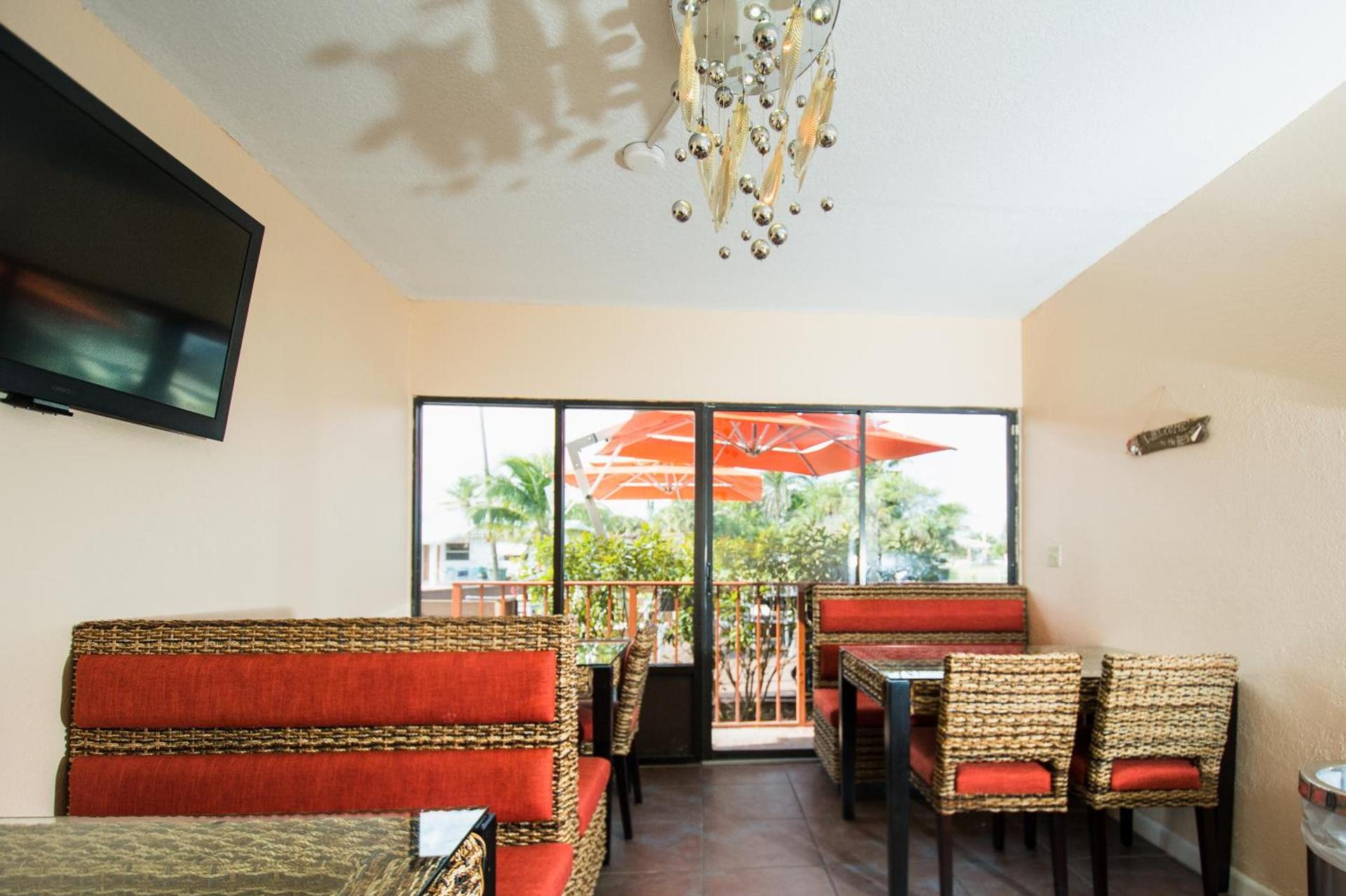 Royal Inn Beach Hutchinson Island photo 25
