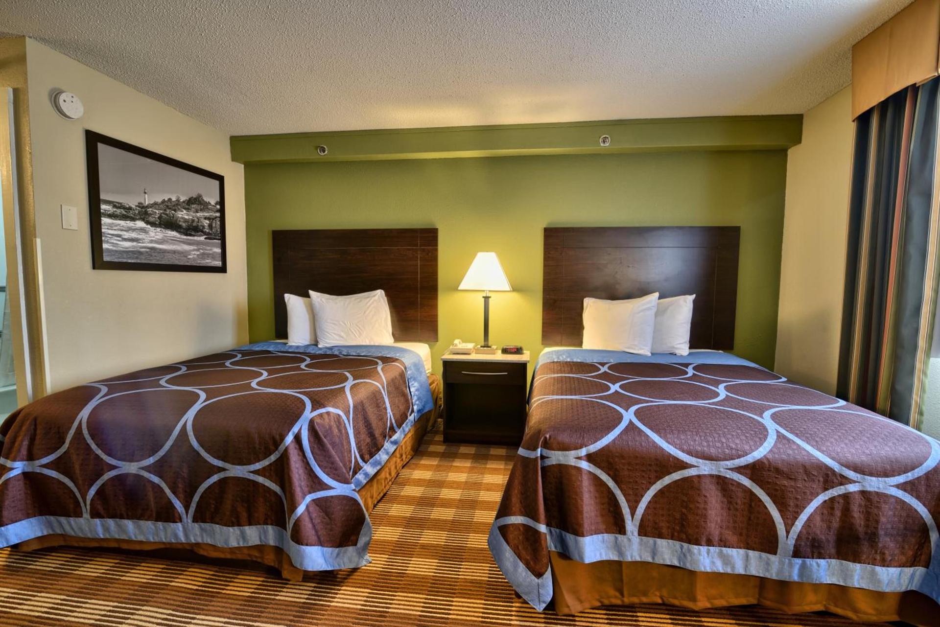 Super 8 by Wyndham Bangor photo 5