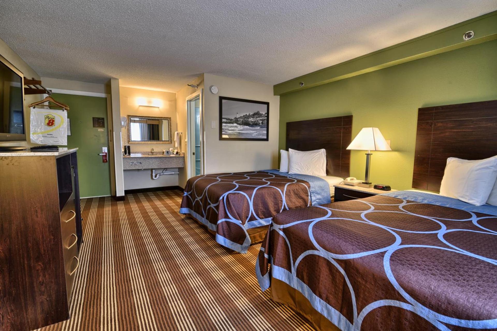 Super 8 by Wyndham Bangor photo 36