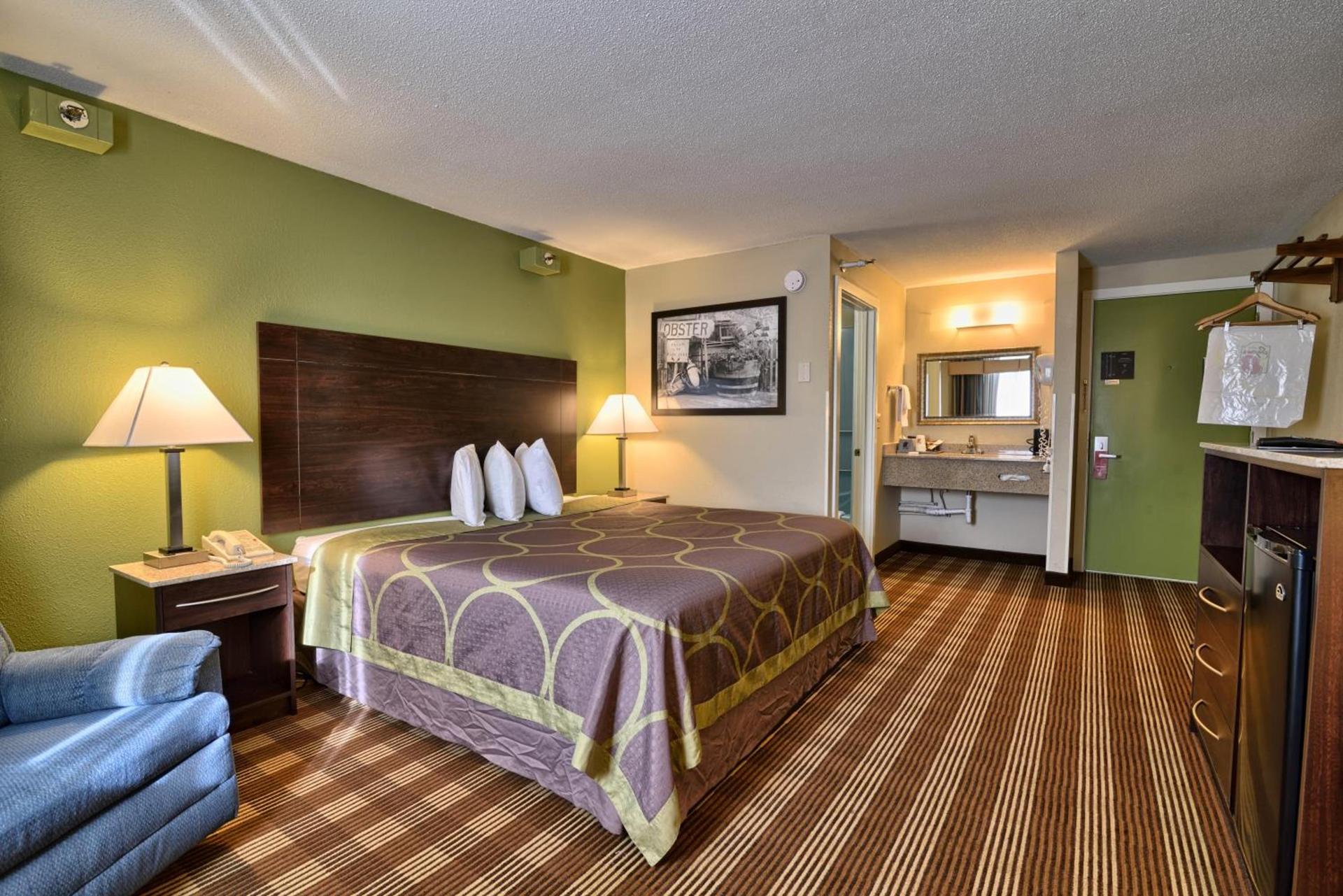 Super 8 by Wyndham Bangor photo 51