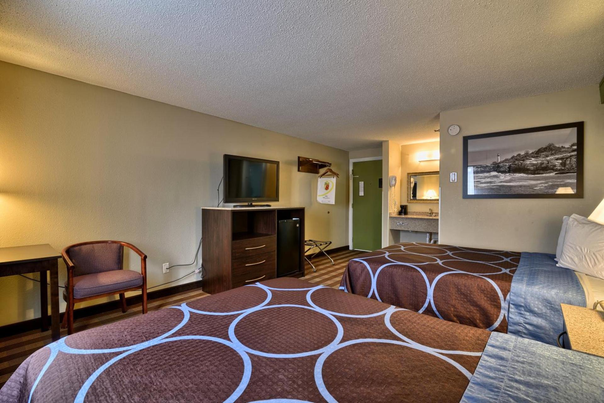 Super 8 by Wyndham Bangor photo 46