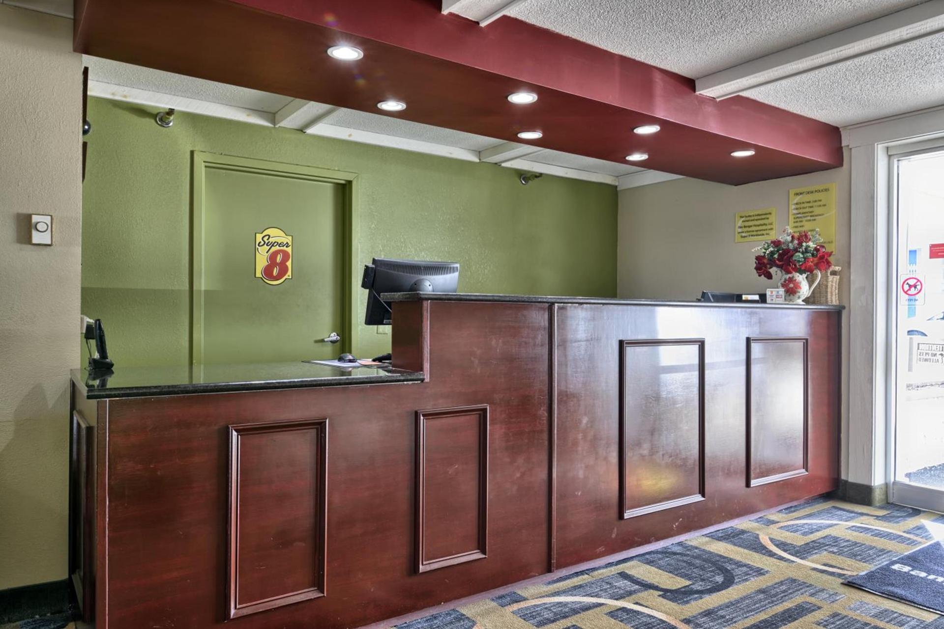 Super 8 by Wyndham Bangor photo 7