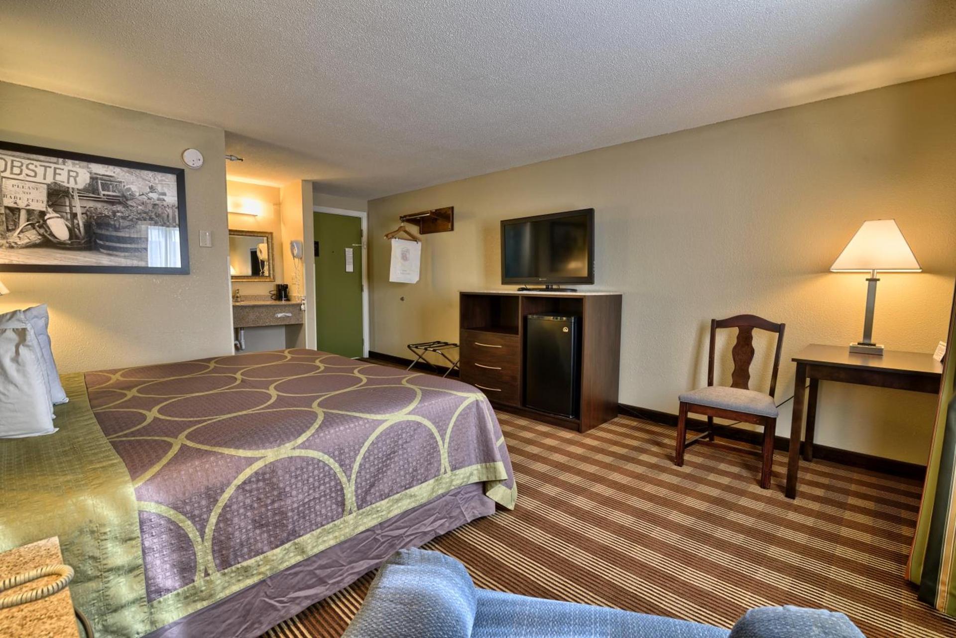 Super 8 by Wyndham Bangor photo 16