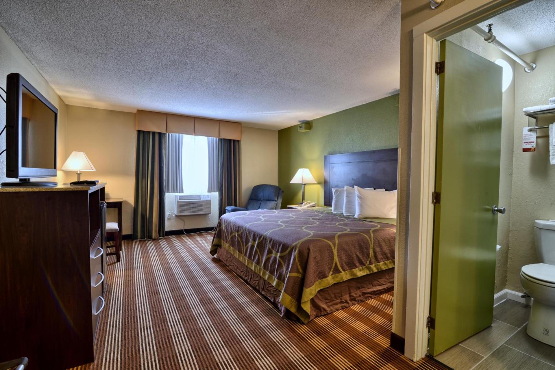 Super 8 by Wyndham Bangor photo 8