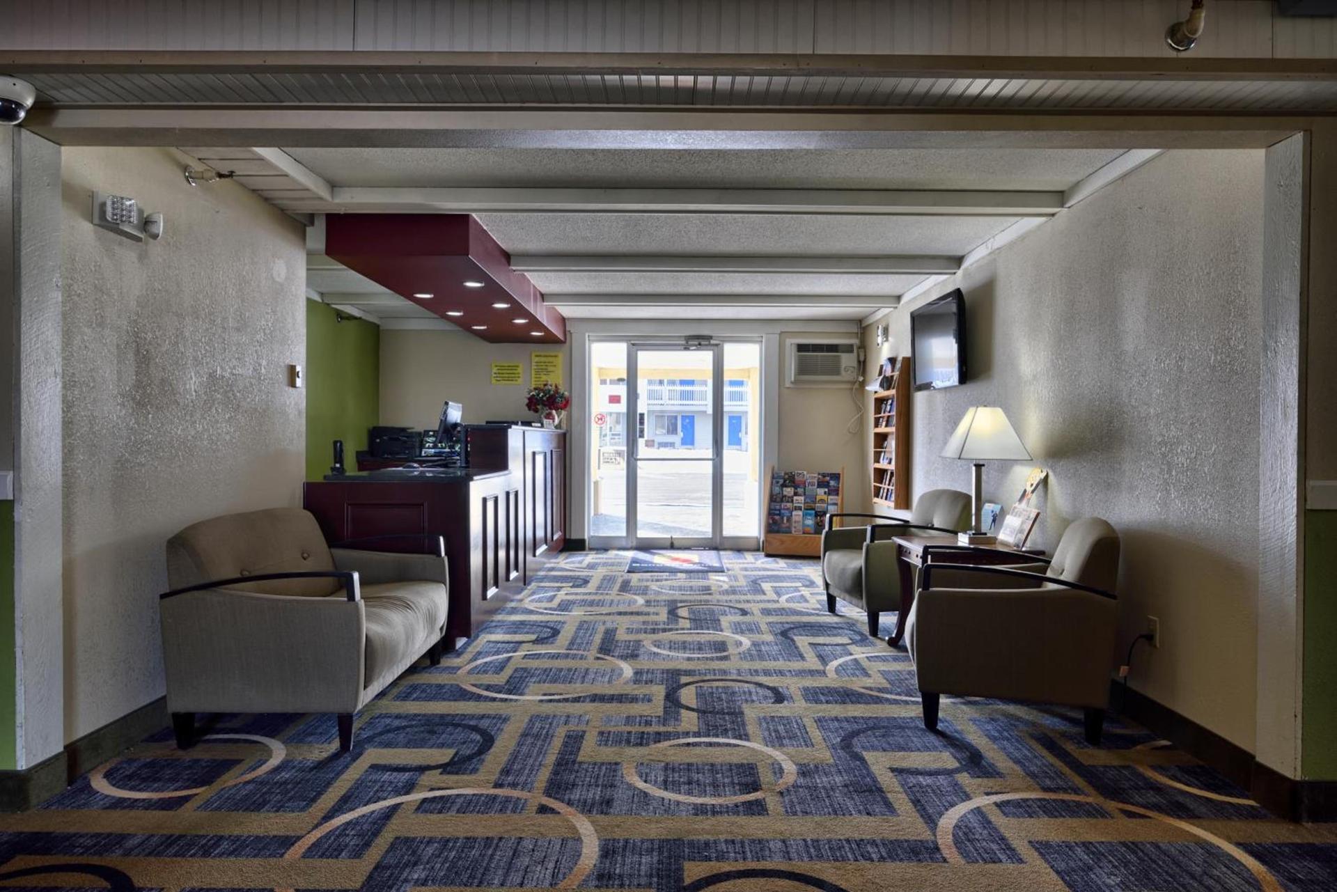 Super 8 by Wyndham Bangor photo 12