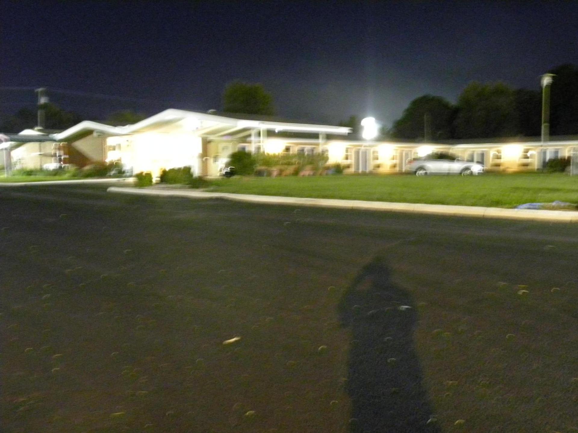 Guest Inn Rogers photo 91