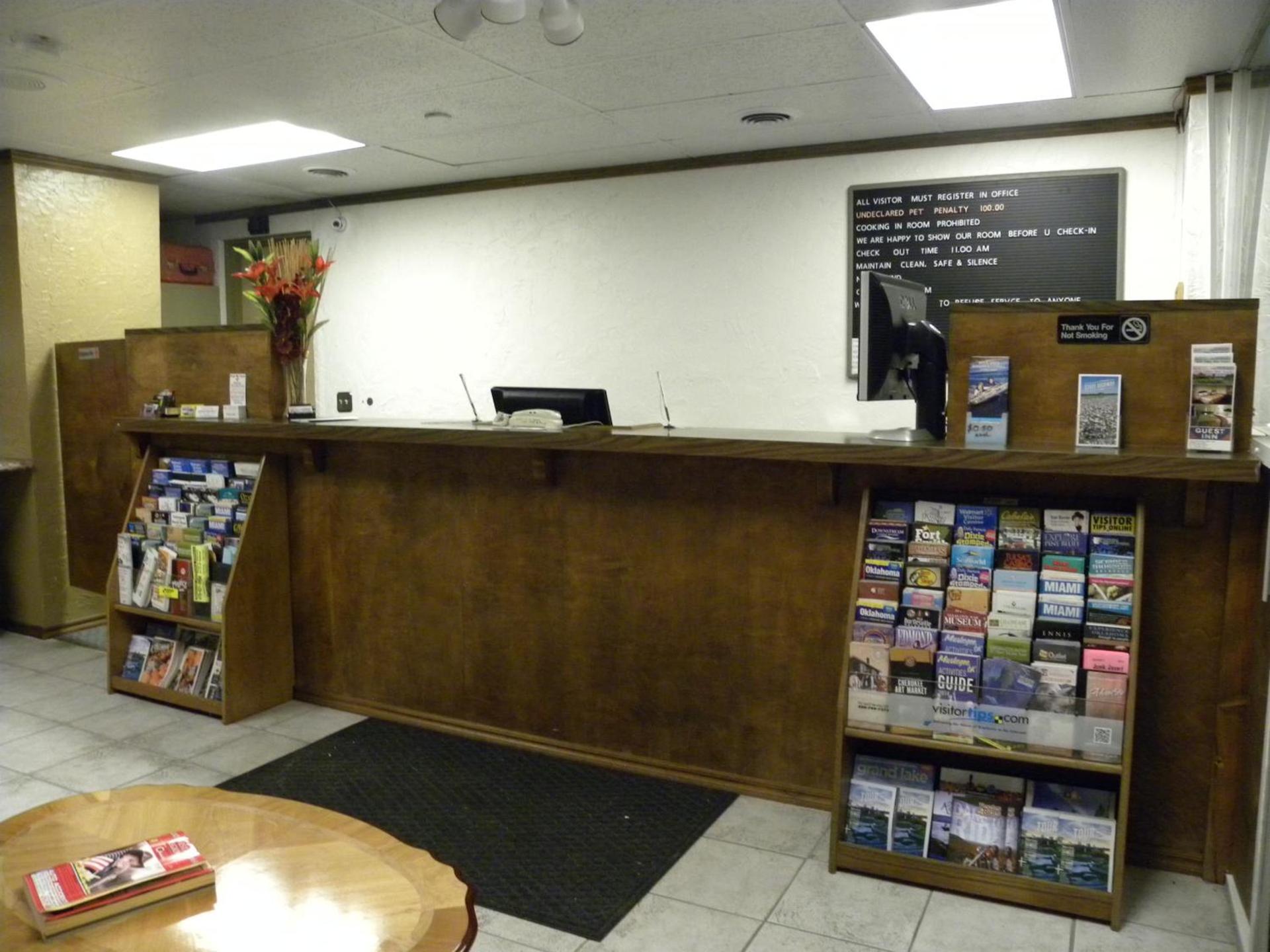 Guest Inn Rogers photo 44