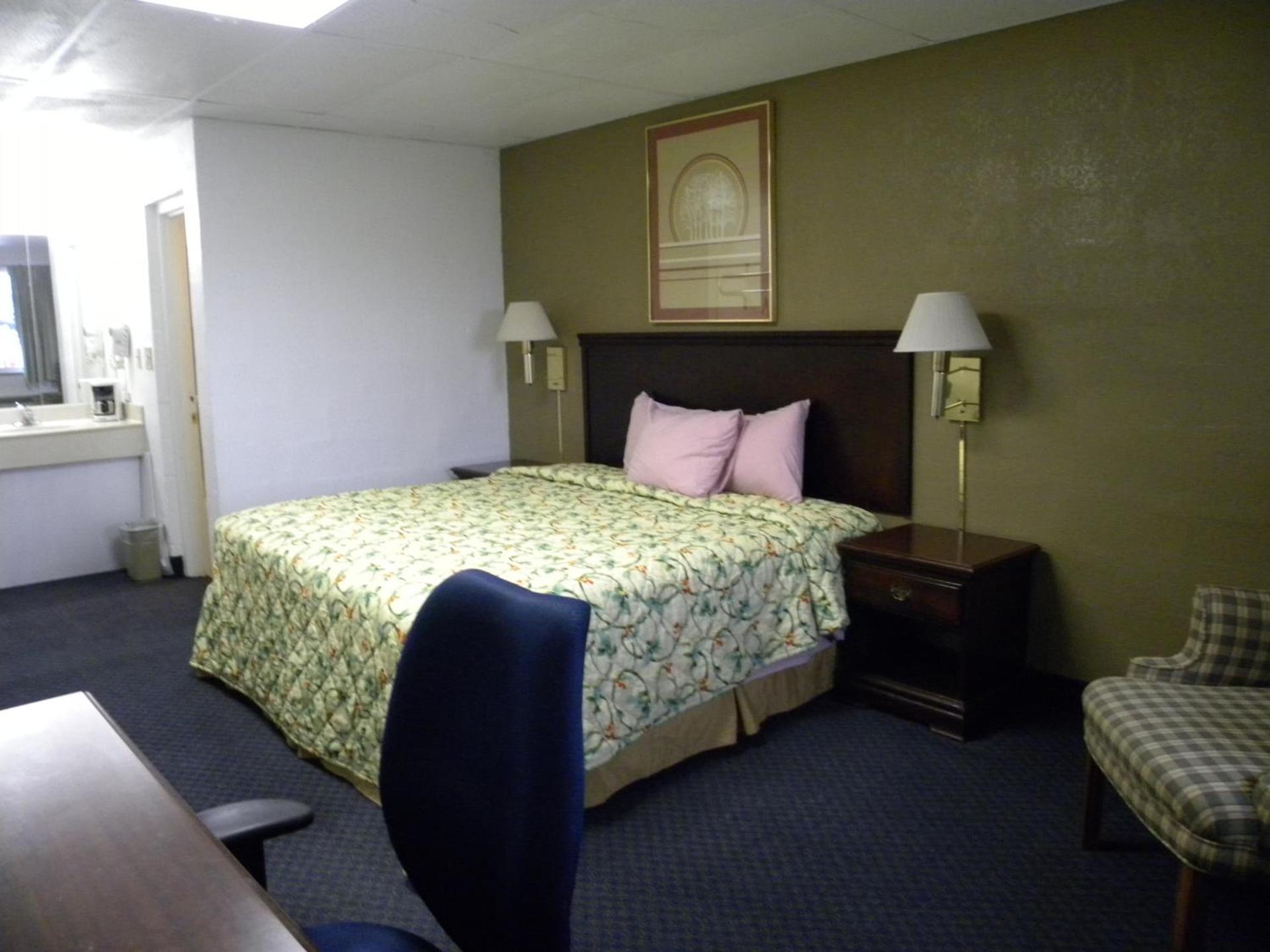 Guest Inn Rogers photo 46