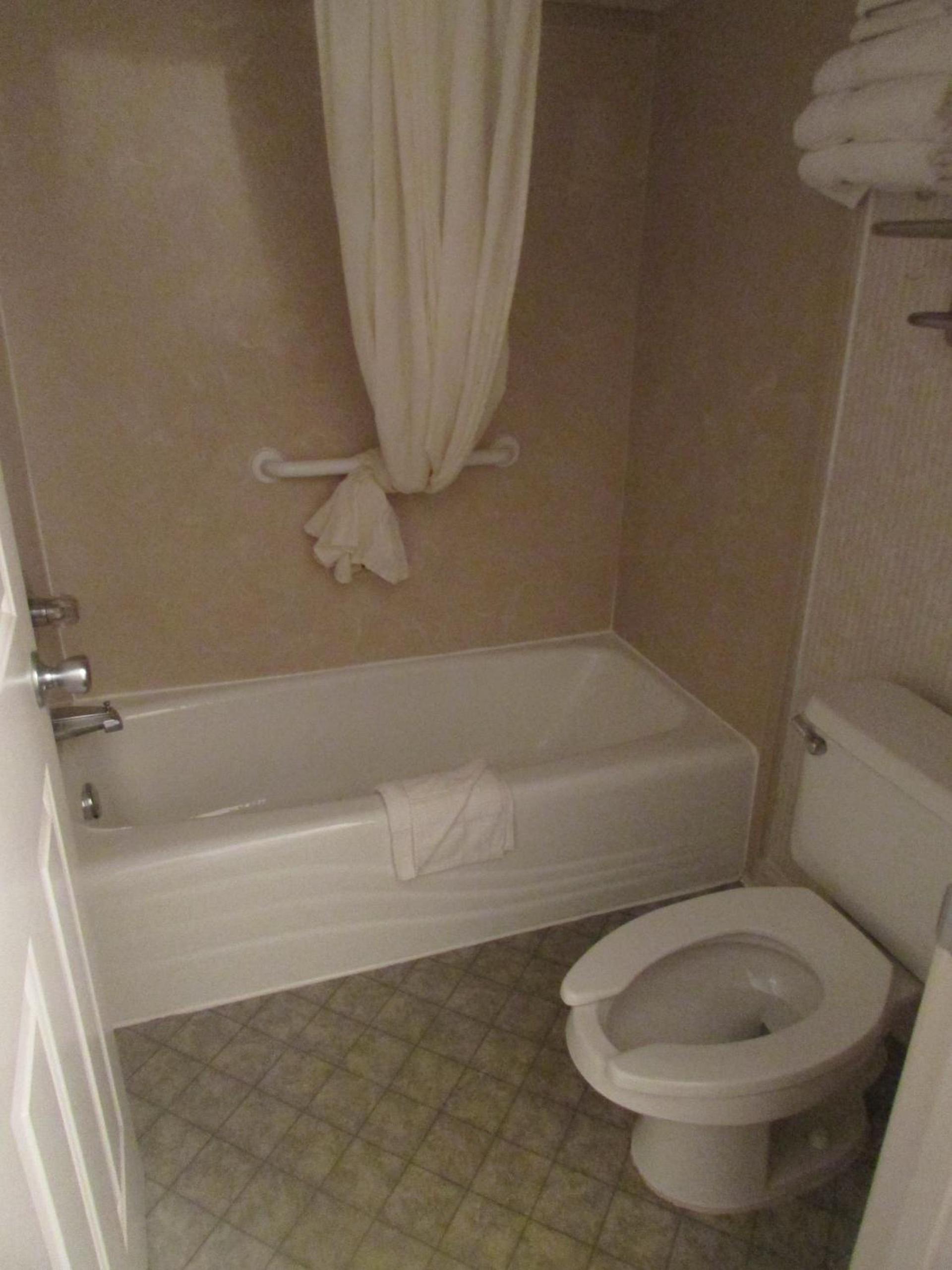 Plantation Oaks Suites & Inn Millington photo 30
