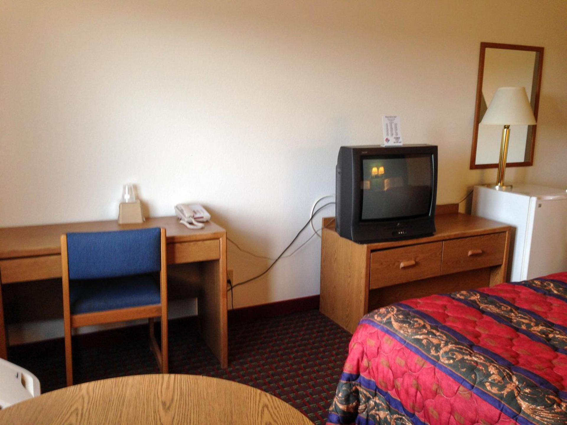 Motel 6-Sedalia, MO photo 4