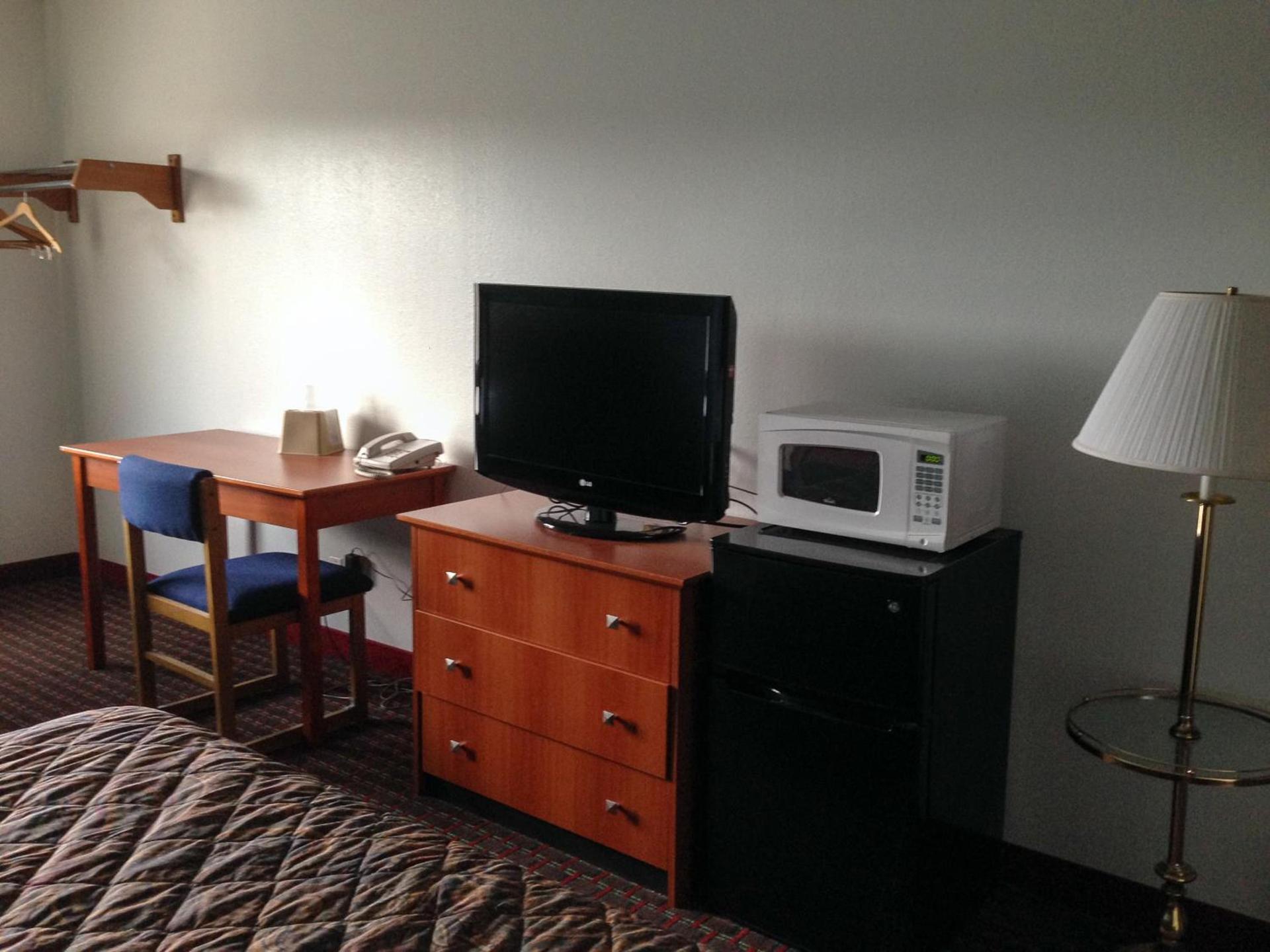 Motel 6-Sedalia, MO photo 9