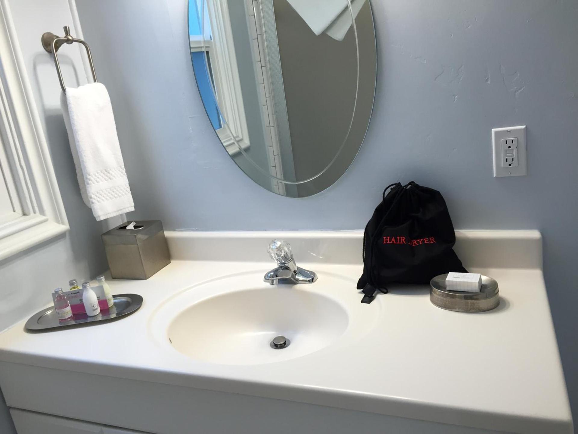 Beach Bungalow Inn and Suites photo 38