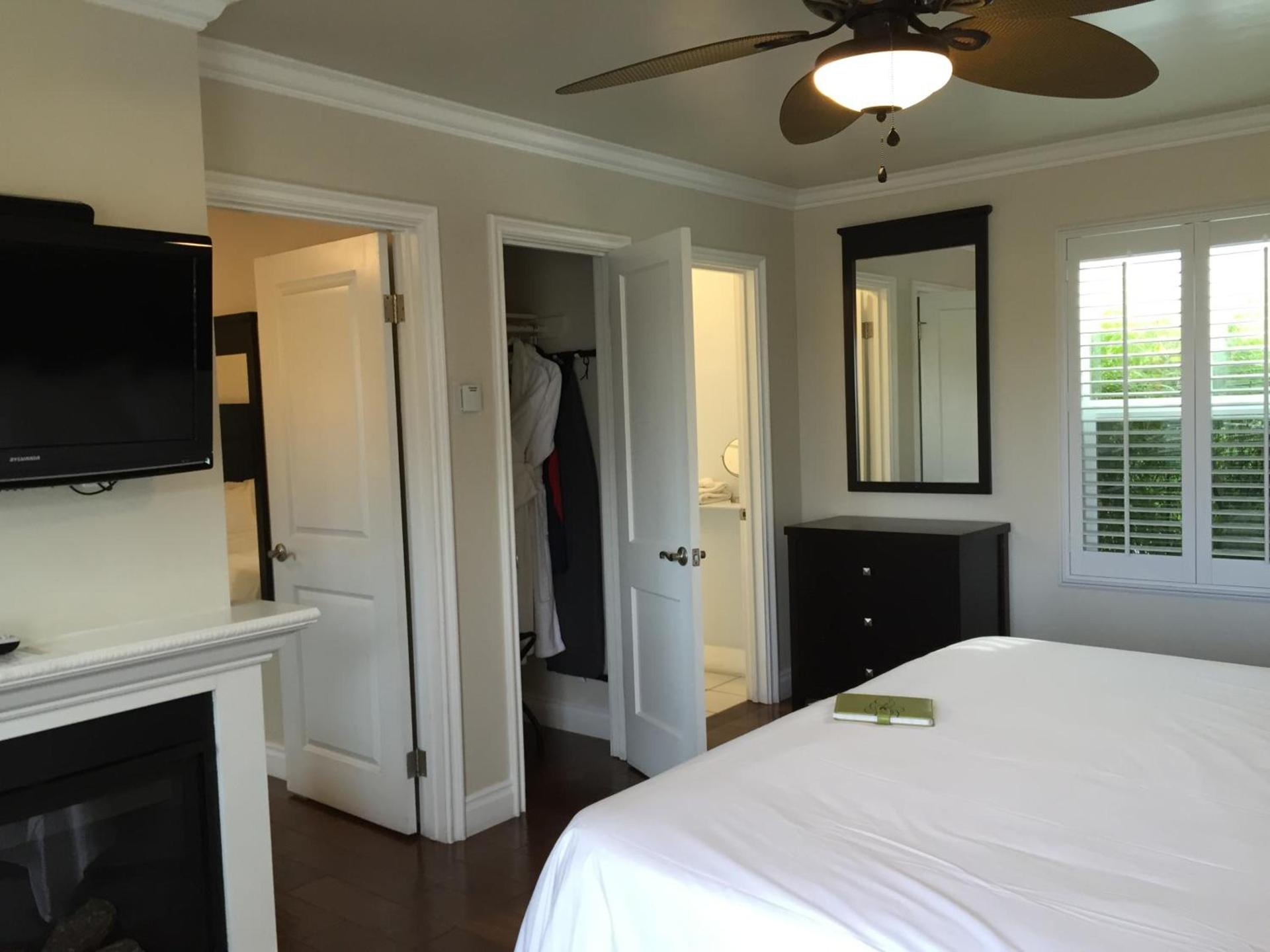 Beach Bungalow Inn and Suites photo 42