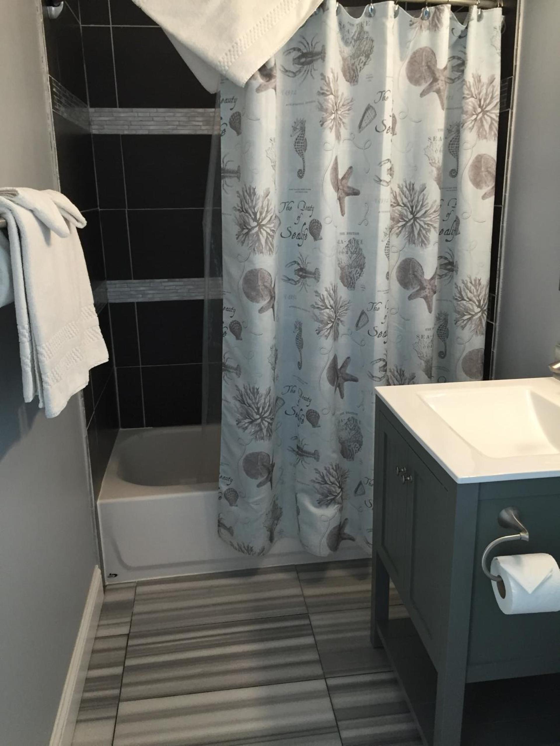 Beach Bungalow Inn and Suites photo 39