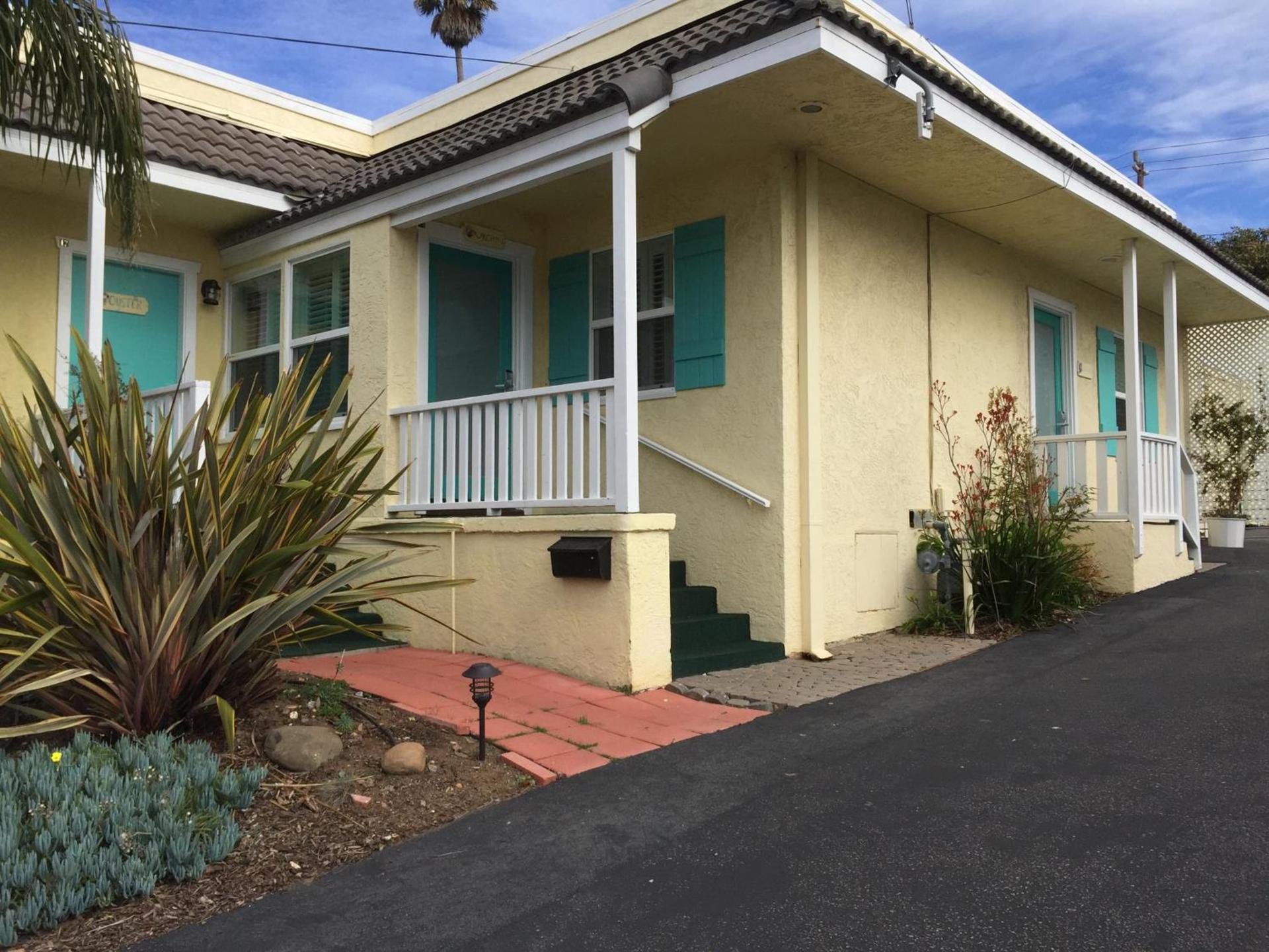 Beach Bungalow Inn and Suites photo 59