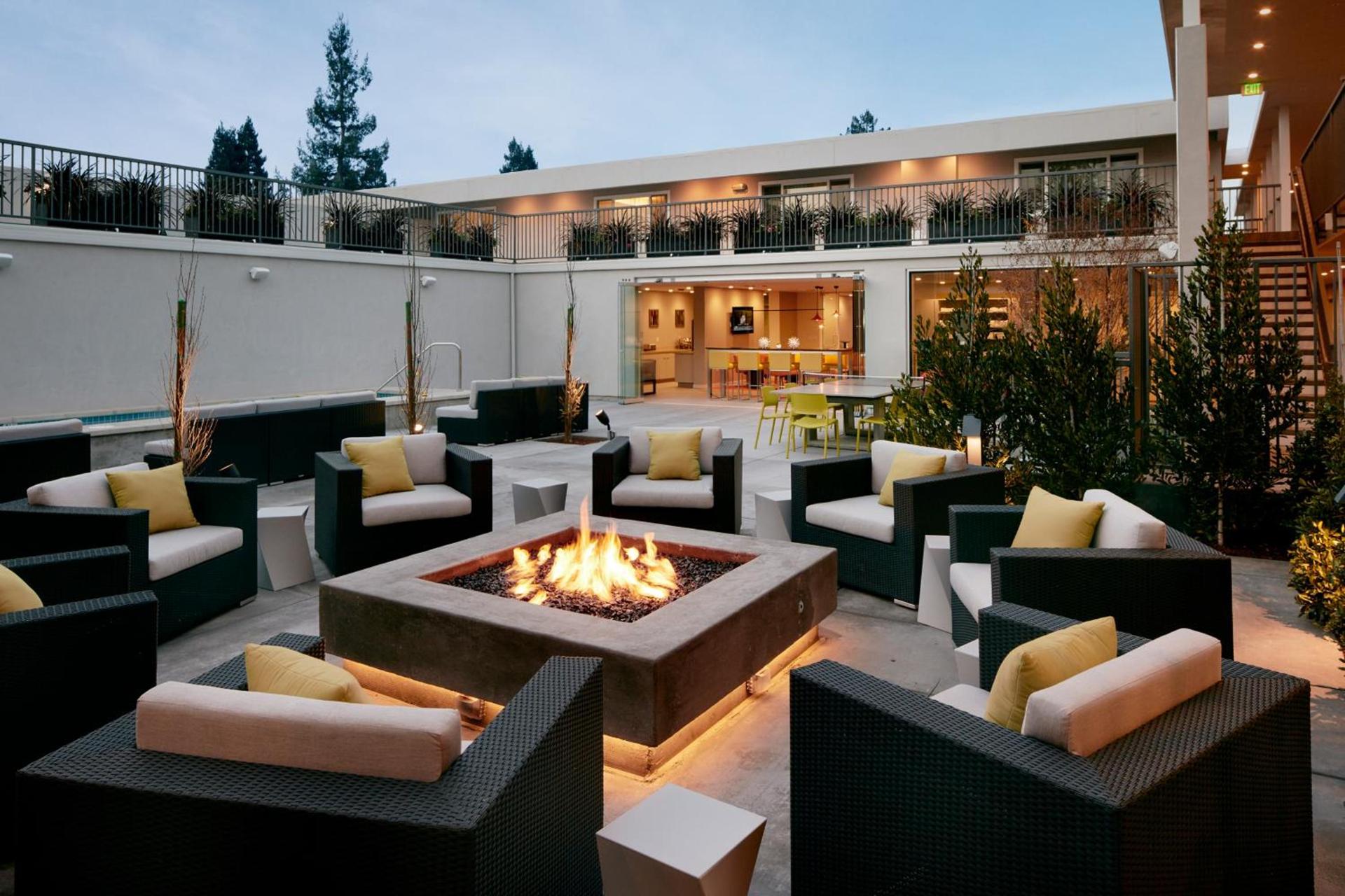 Hotel Lucent photo 39