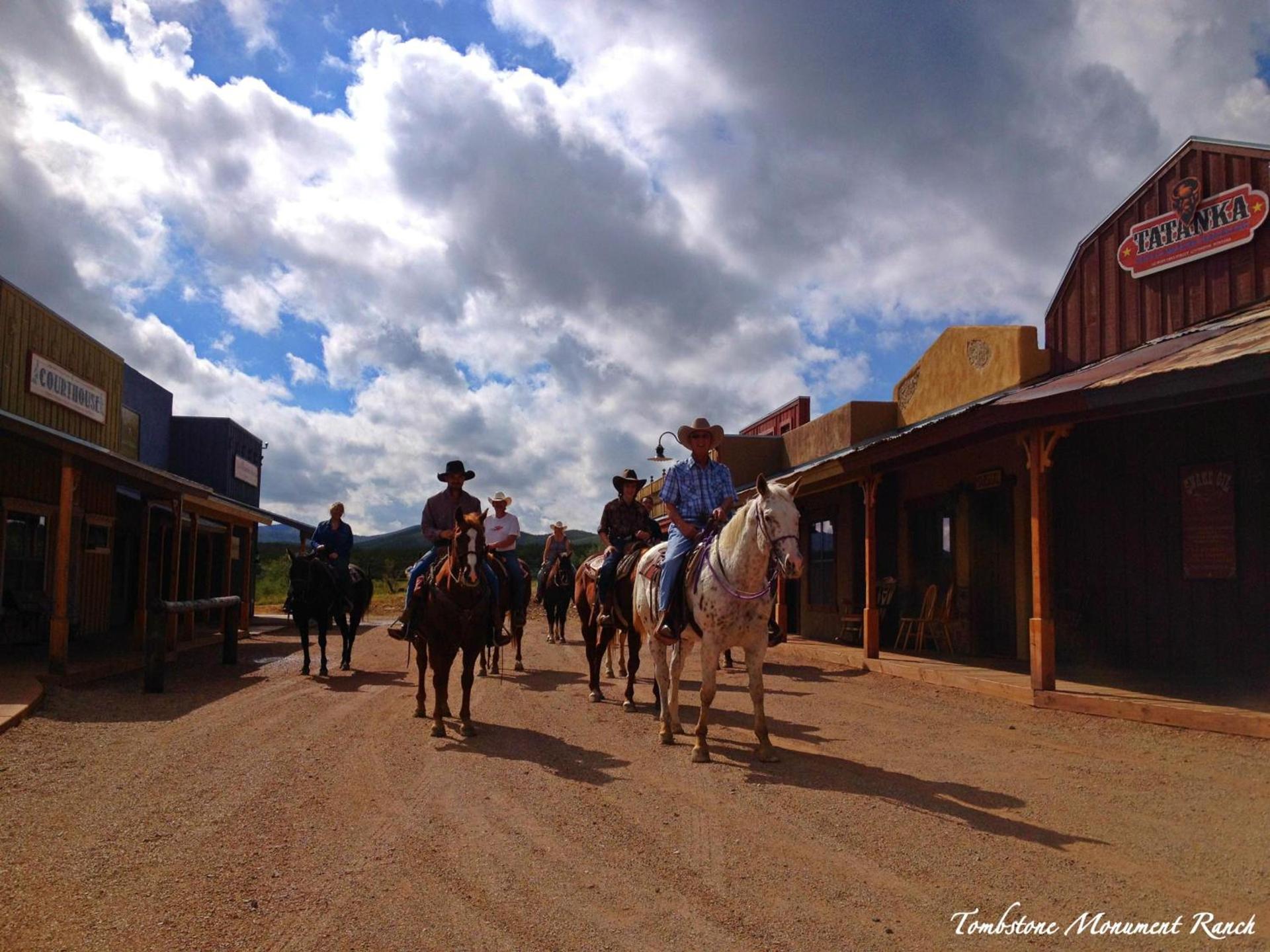 Tombstone Monument Guest Ranch photo 23