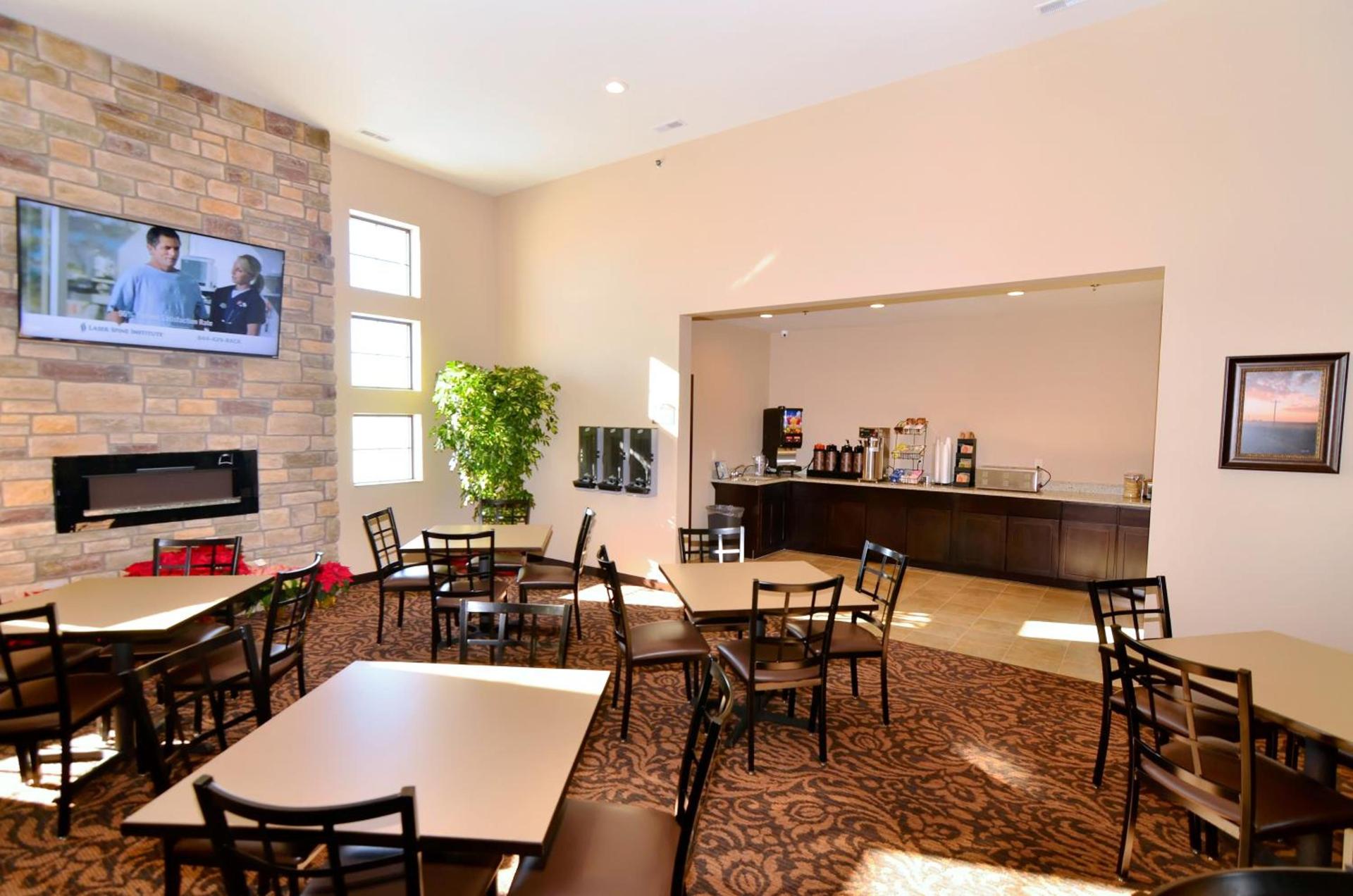 Cobblestone Inn & Suites - Holstein photo 45