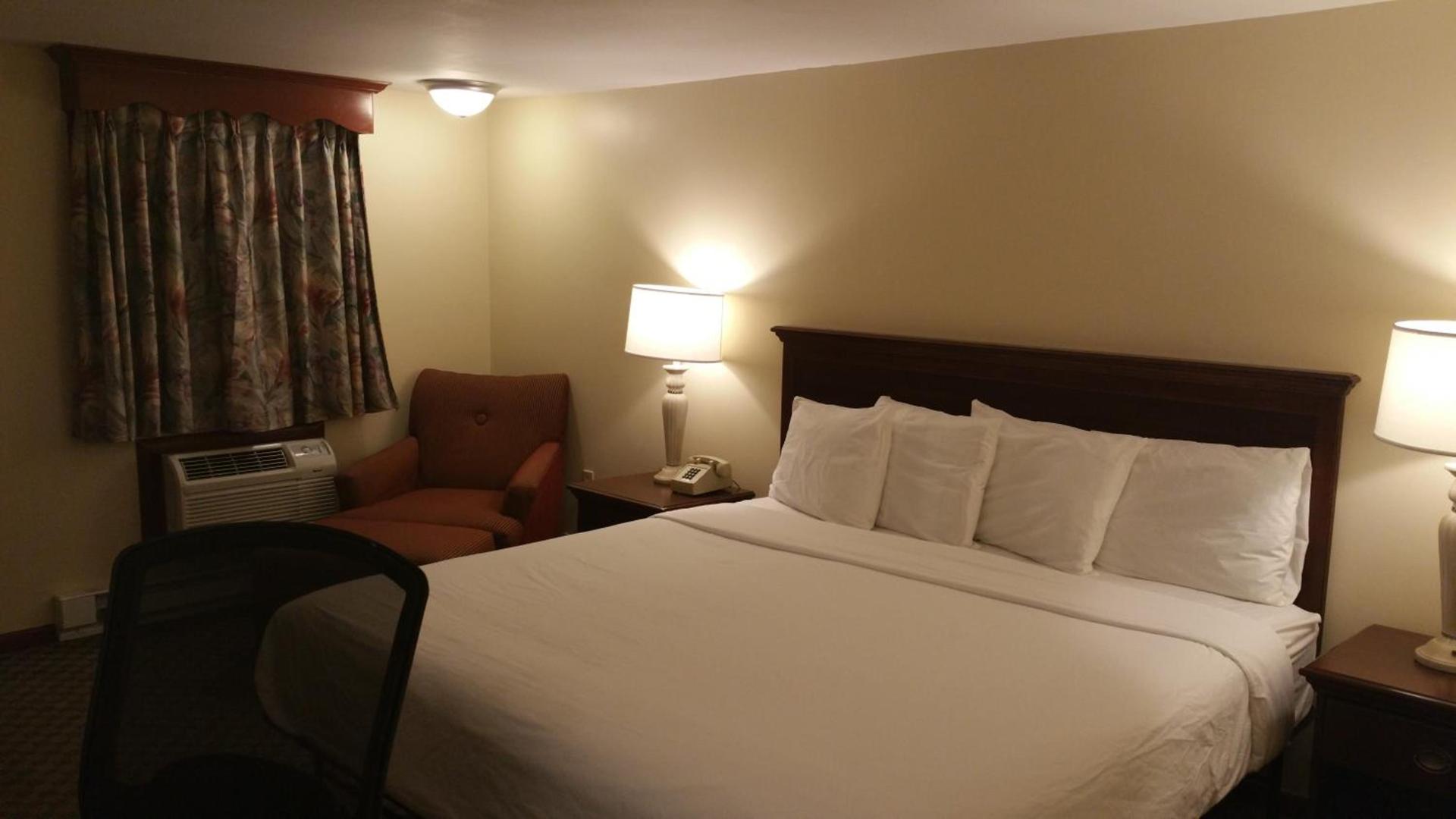 Dartmouth Motor Inn photo 15