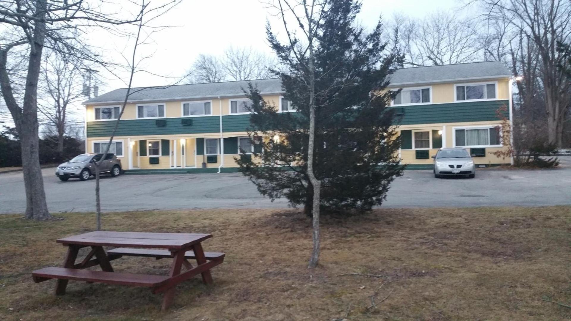 Dartmouth Motor Inn photo 6