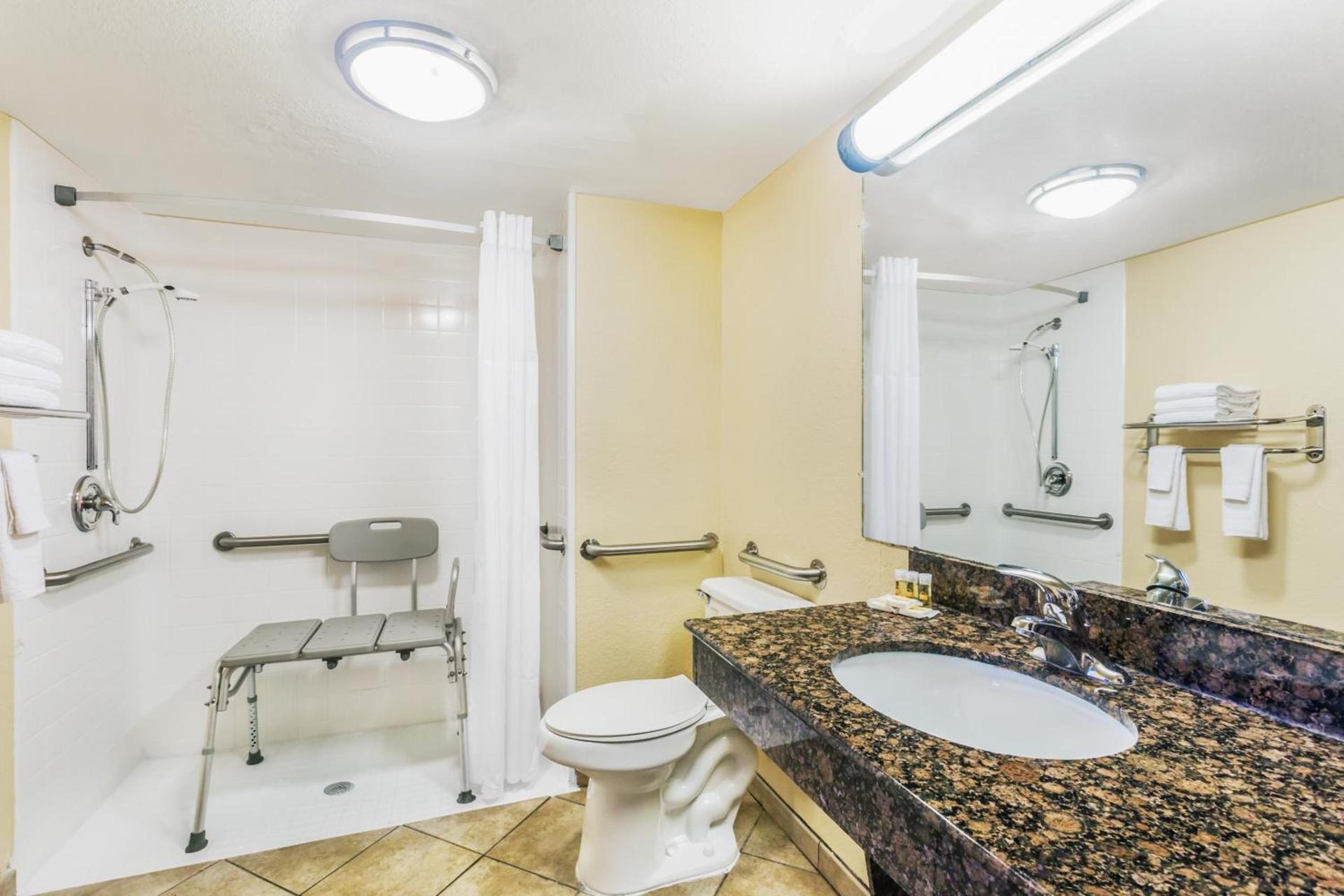 Days Inn by Wyndham Fort Lauderdale-Oakland Park Airport N photo 23