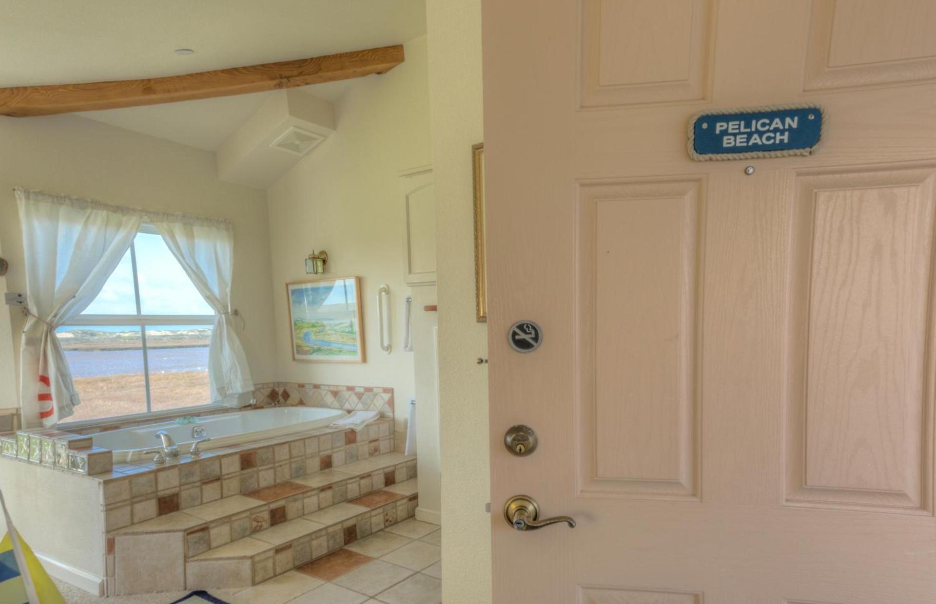 Captain's Inn at Moss Landing photo 59