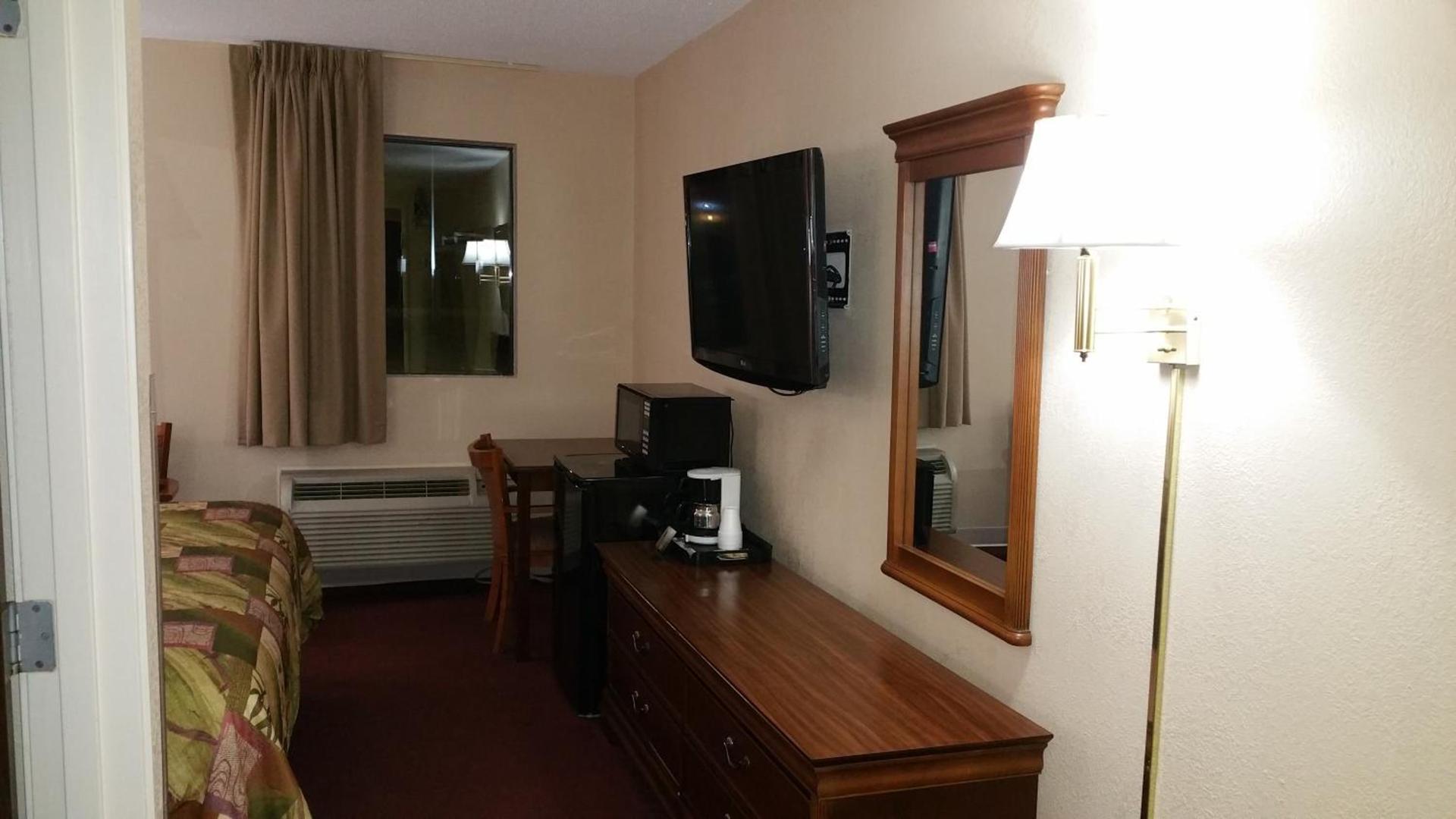 Briarwood Inn photo 16