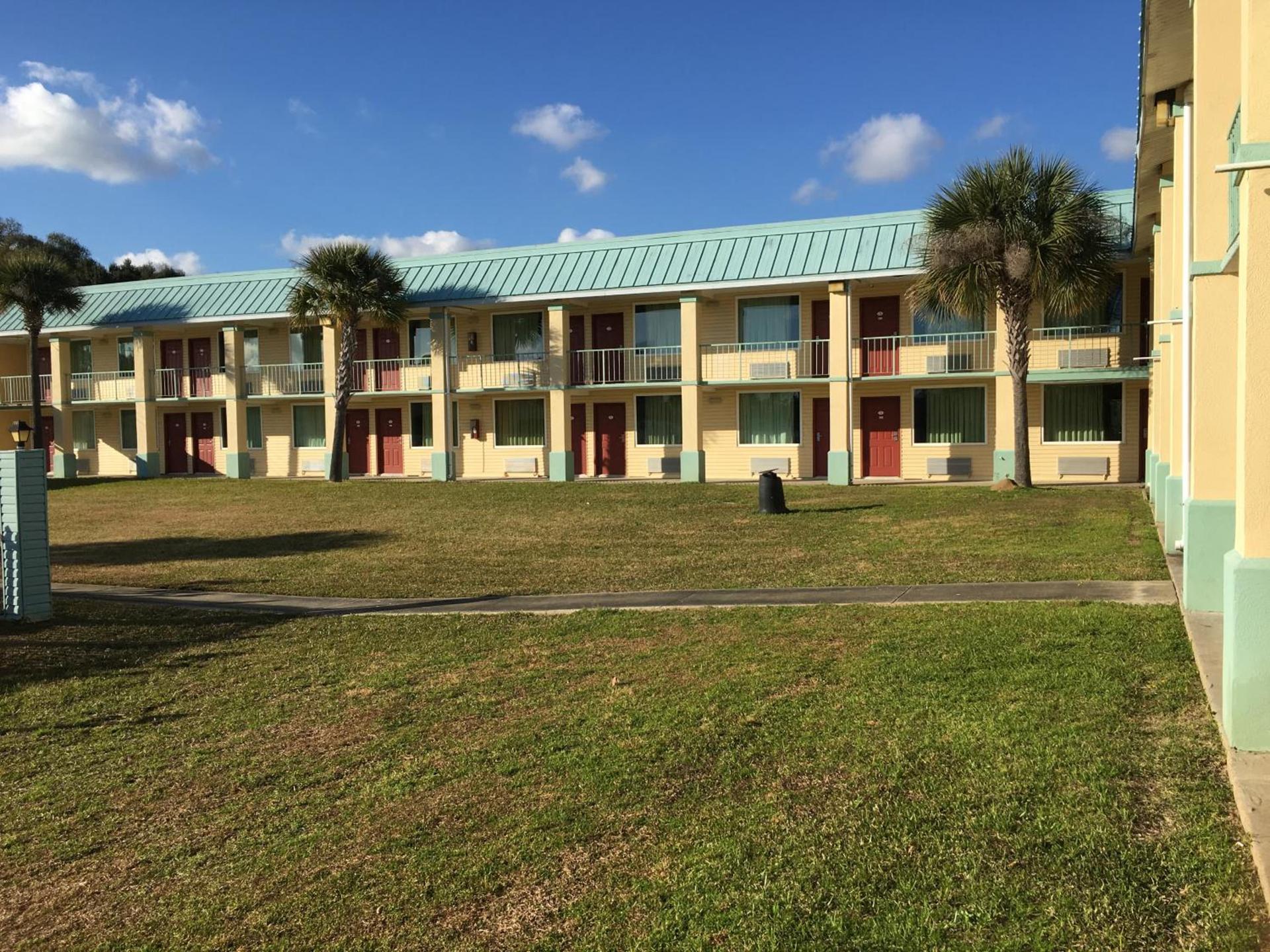Garden Inn & Suites photo 10