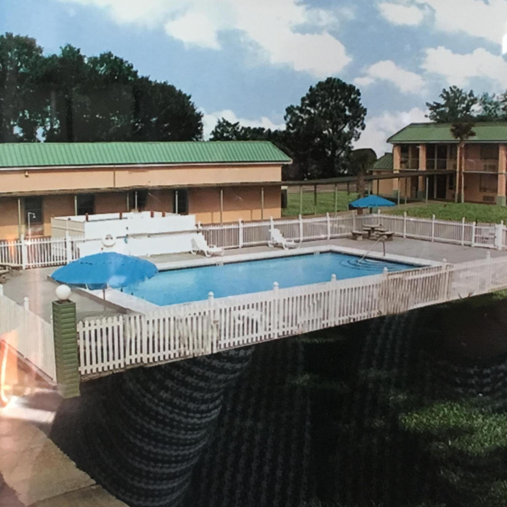 Garden Inn & Suites photo 13