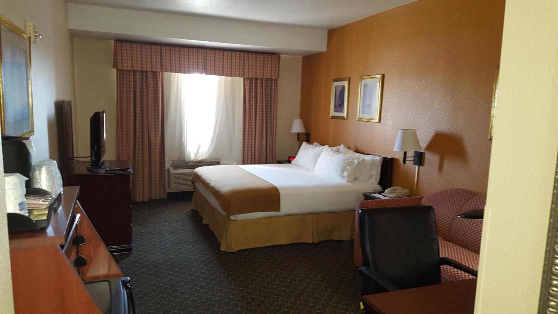 Country Inn & Suites by Radisson, Fort Worth West l-30 NAS JRB photo 41