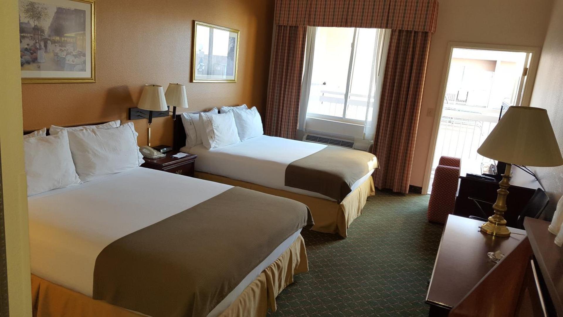 Country Inn & Suites by Radisson, Fort Worth West l-30 NAS JRB photo 48