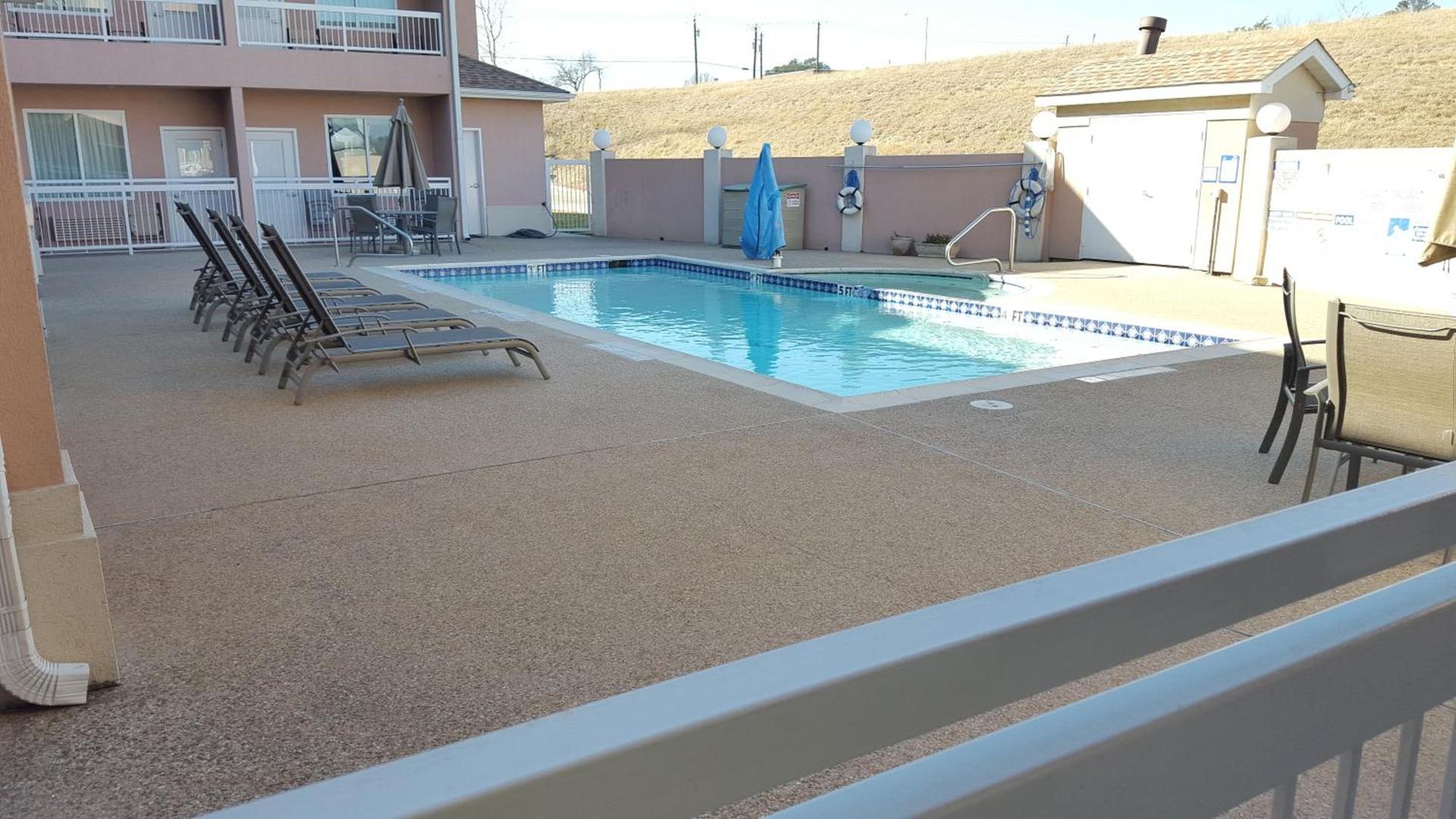 Country Inn & Suites by Radisson, Fort Worth West l-30 NAS JRB photo 35