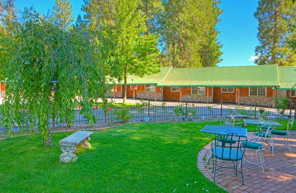 Strawberry Valley Inn photo 10