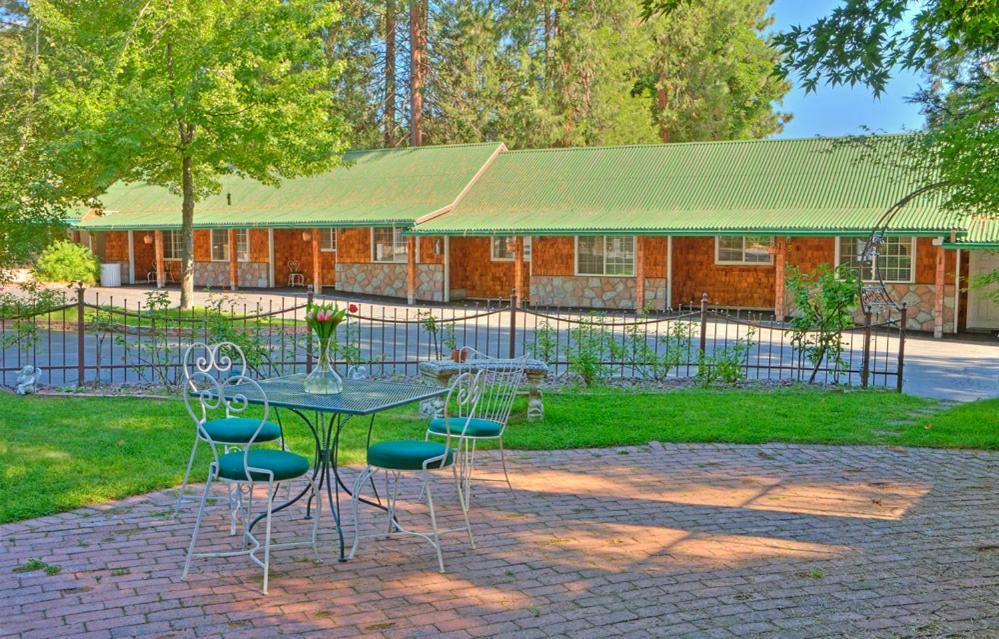 Strawberry Valley Inn photo 11