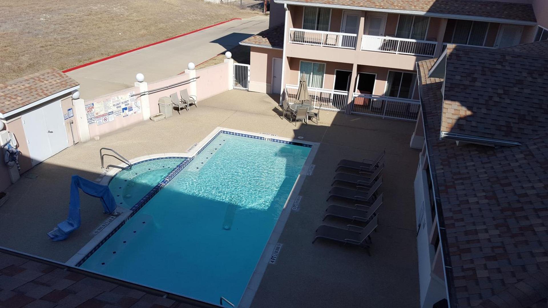 Country Inn & Suites by Radisson, Fort Worth West l-30 NAS JRB photo 33