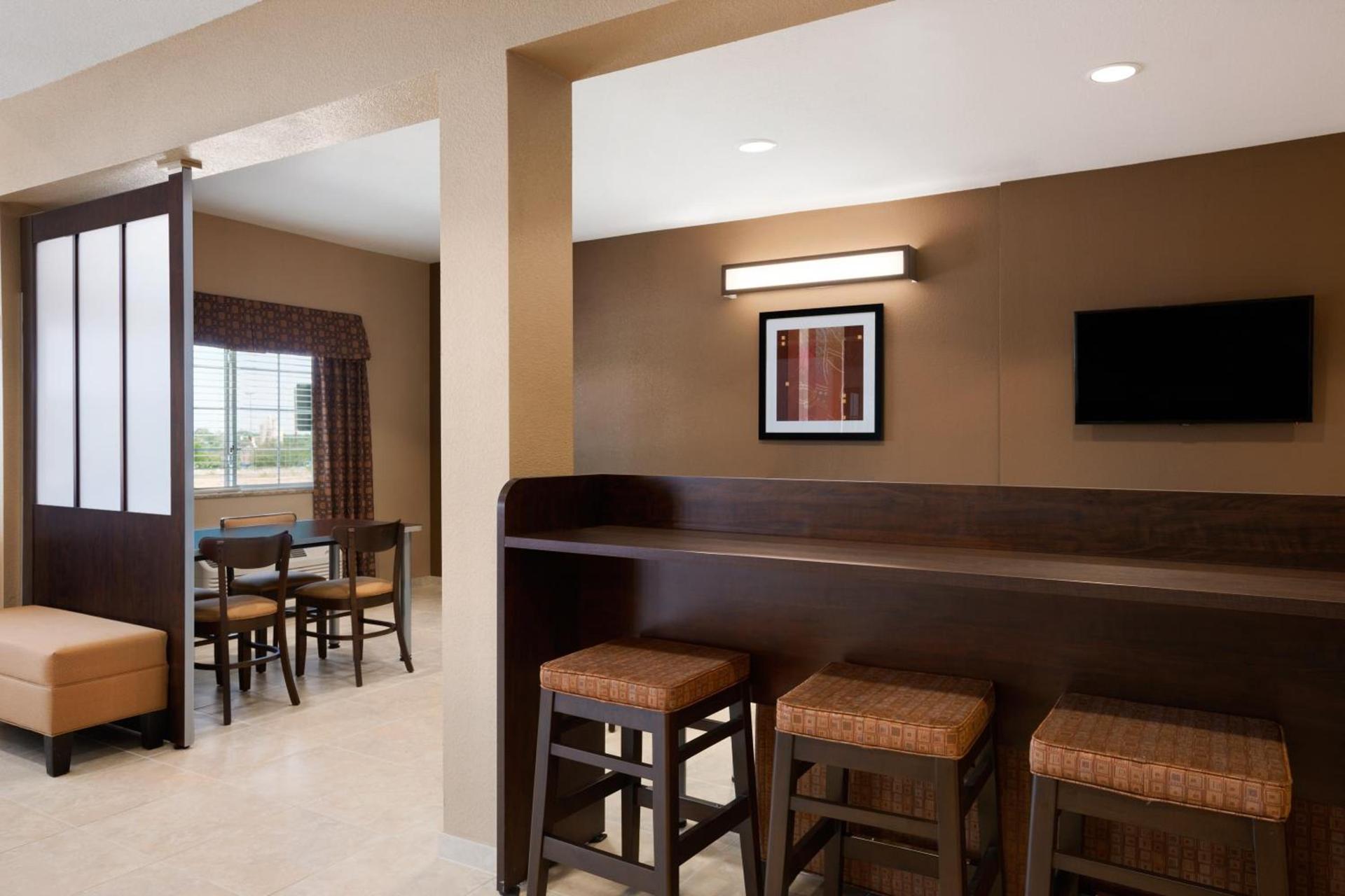 Microtel Inn & Suites Pleasanton photo 6