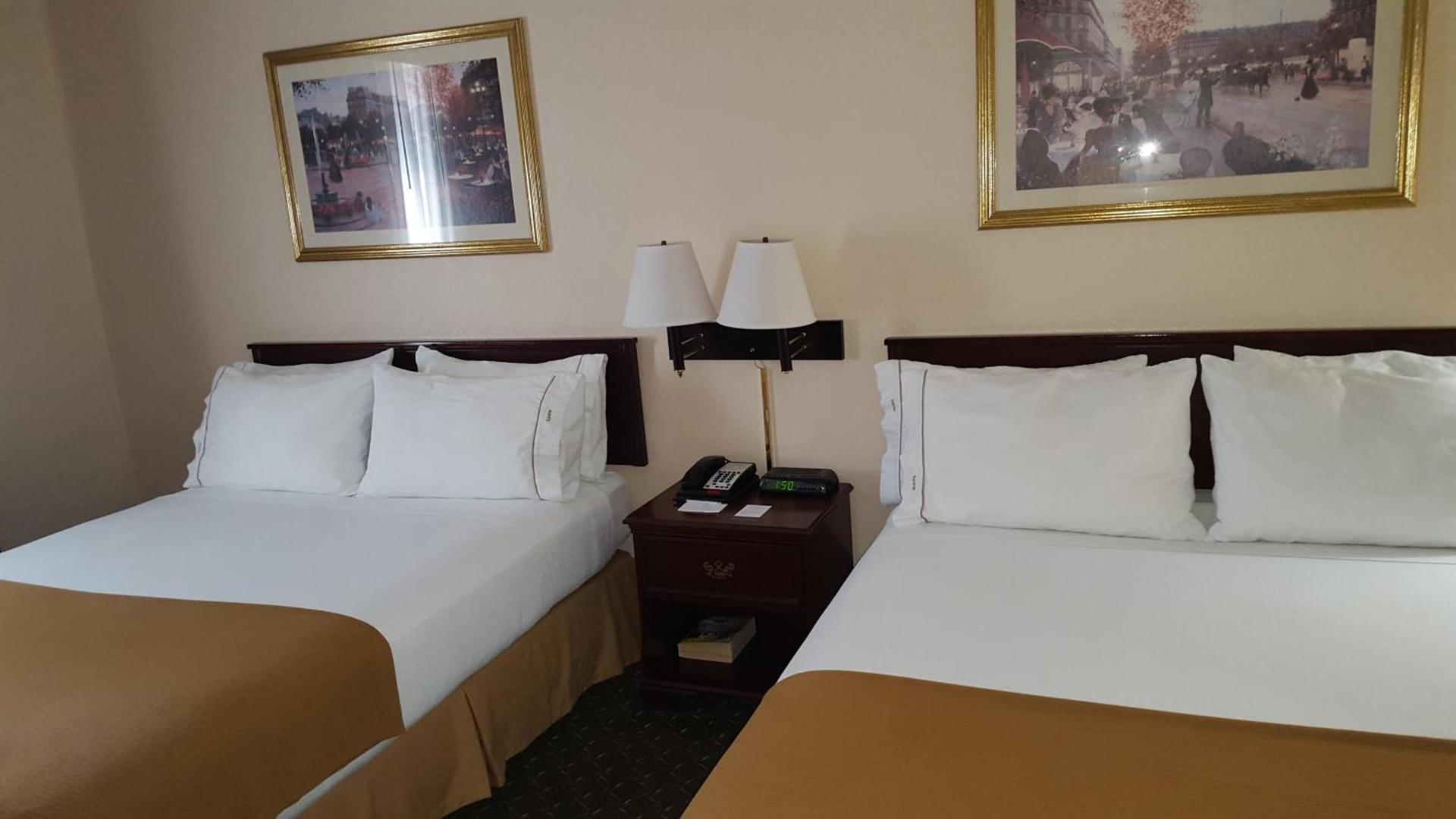 Country Inn & Suites by Radisson, Fort Worth West l-30 NAS JRB photo 55