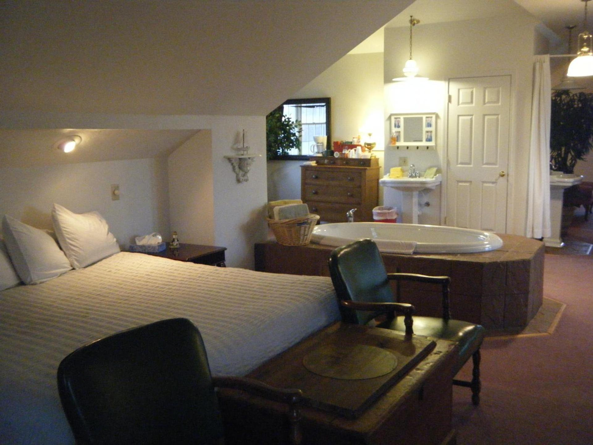 Harbor Haus Inn & Suites photo 33