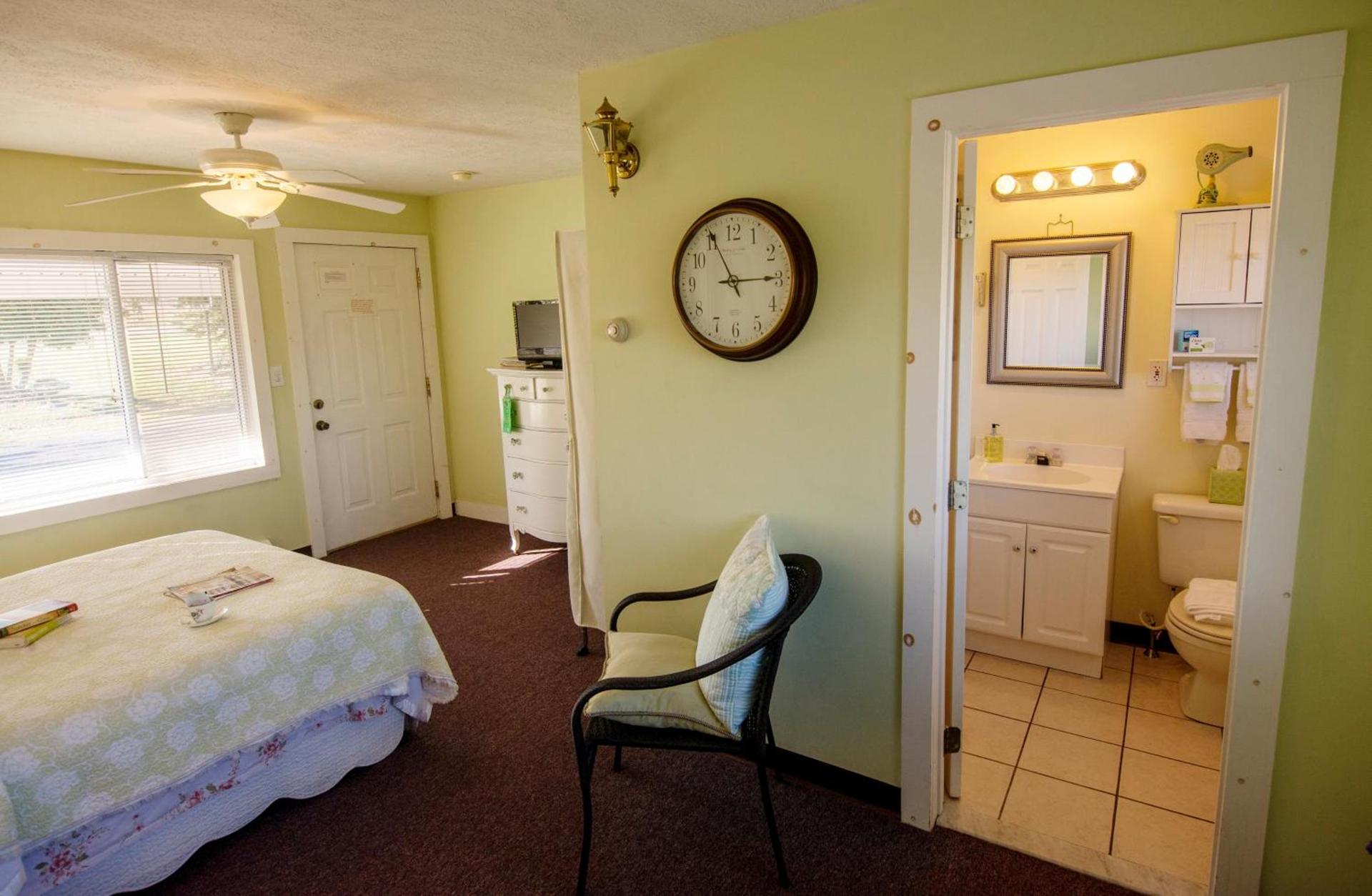 Savannah House Wine Country Inn & Cottages photo 16