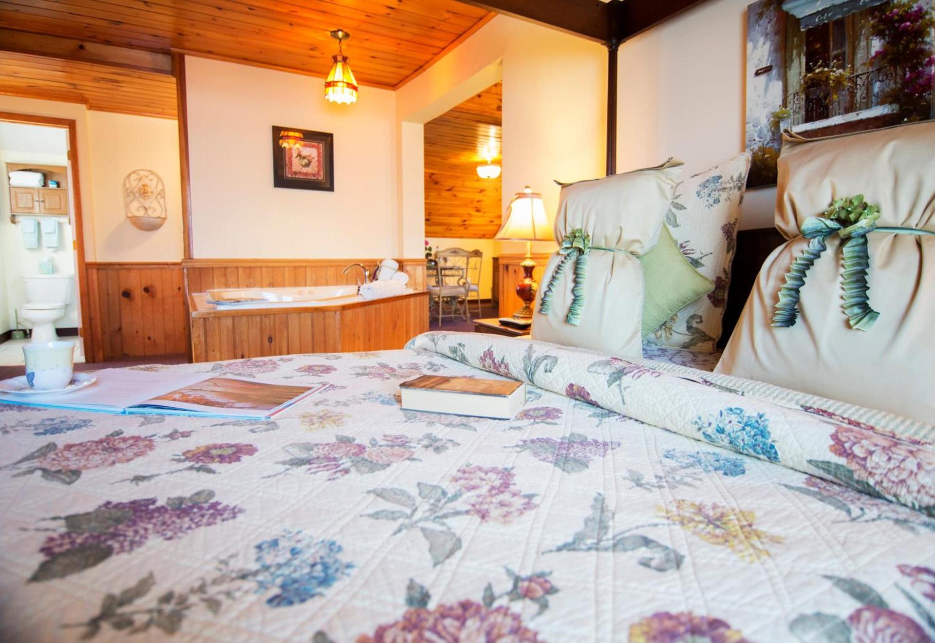Savannah House Wine Country Inn & Cottages photo 32