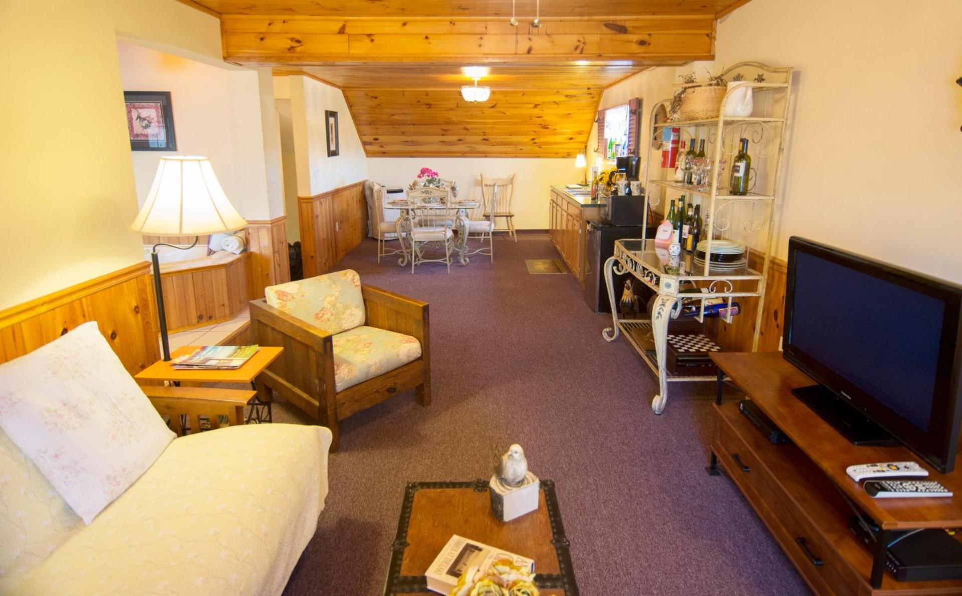 Savannah House Wine Country Inn & Cottages photo 37