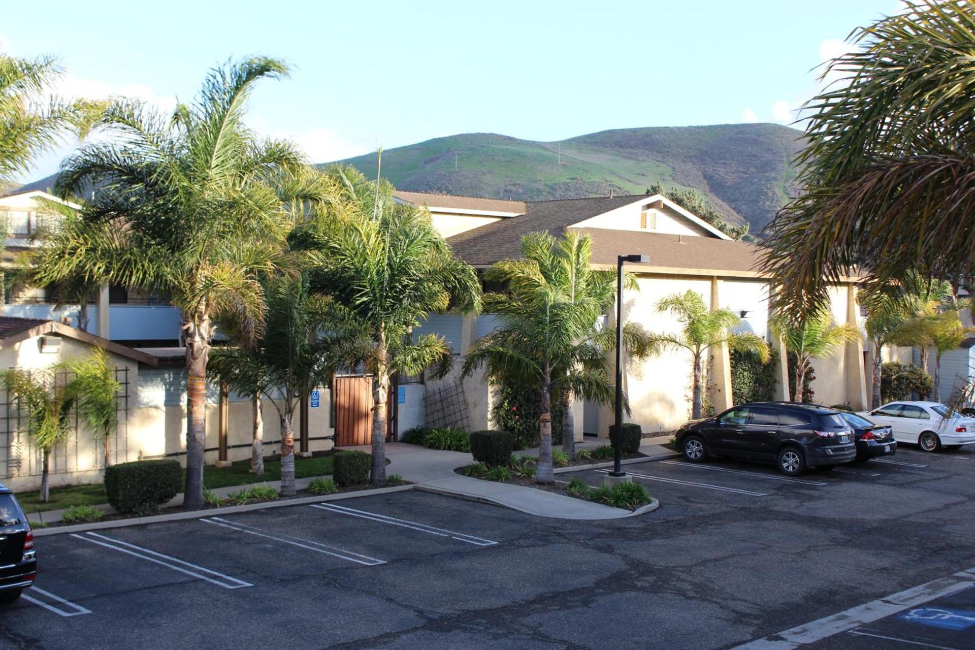 O'Cairns Inn and Suites photo 40